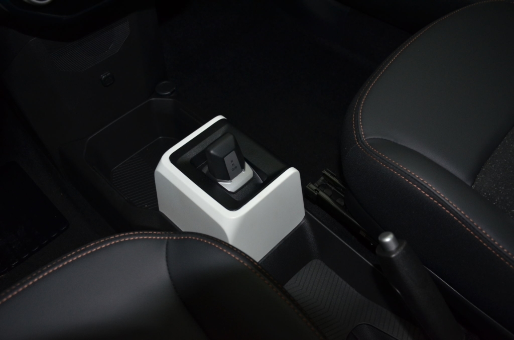 DACIA NEW Spring 27 kWh Extreme *CCS*-image-24