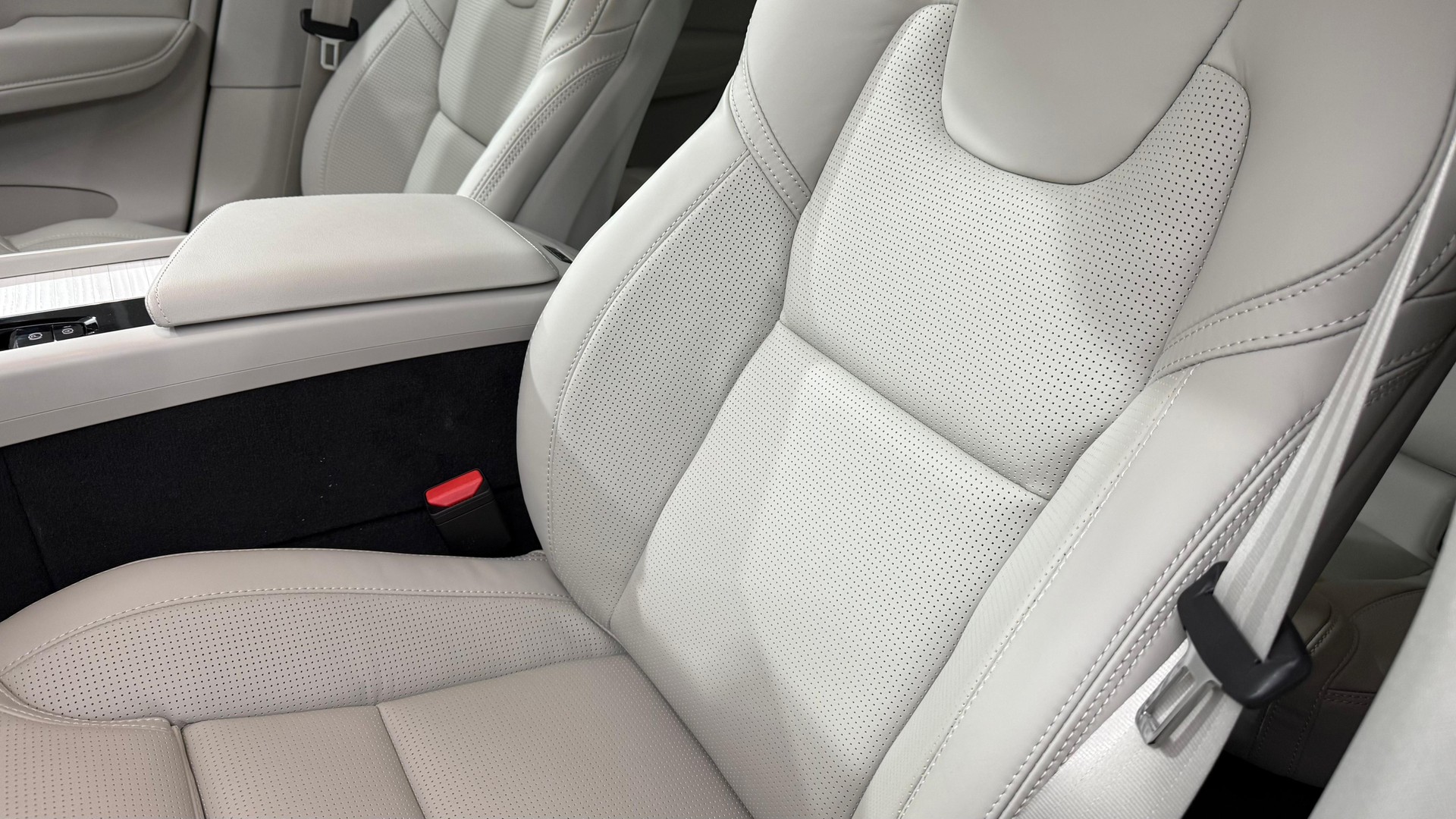 VOLVO XC60 2.0 T6 TE Ultra Bright eA-image-13