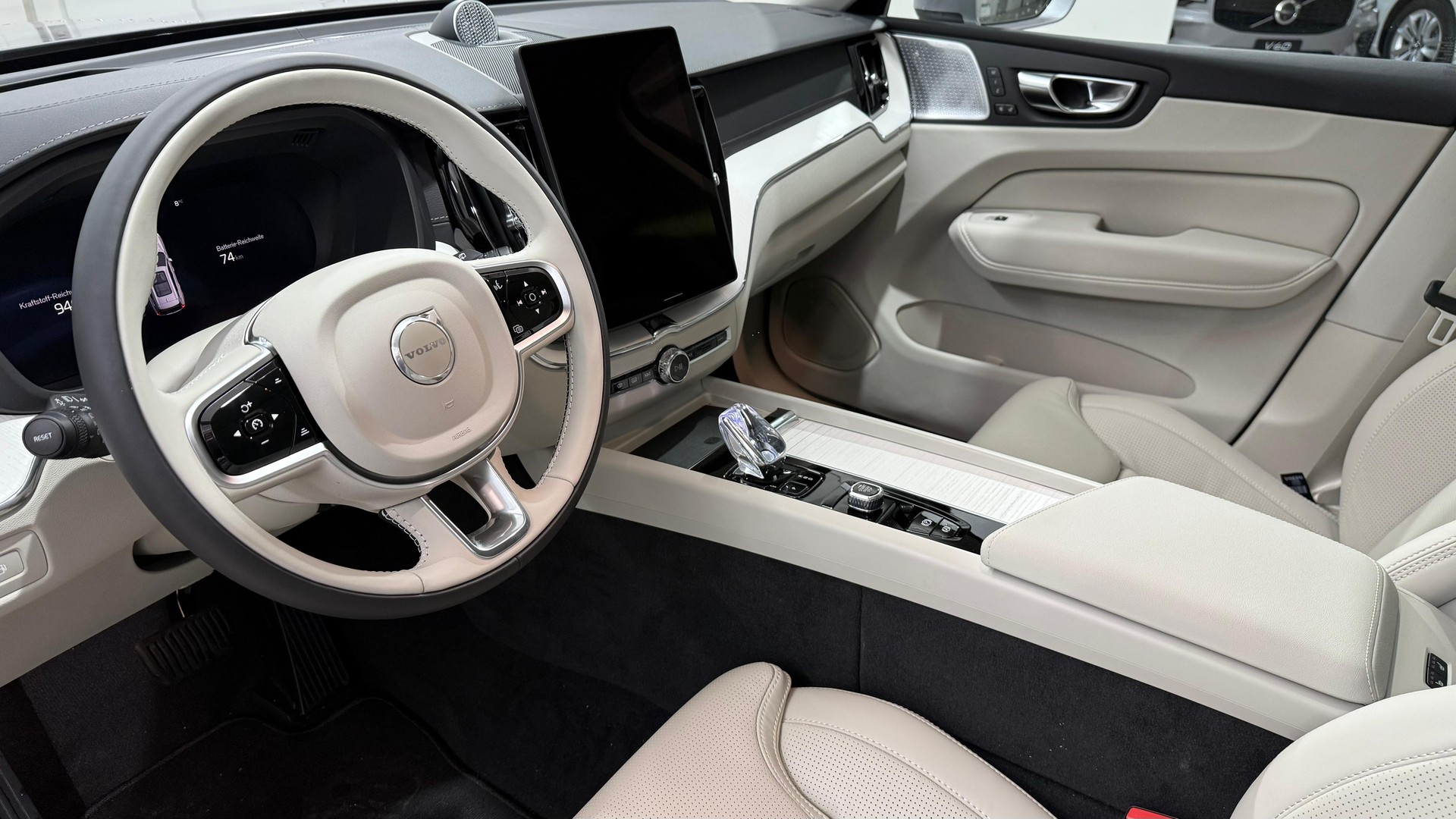 VOLVO XC60 2.0 T6 TE Ultra Bright eA-image-3