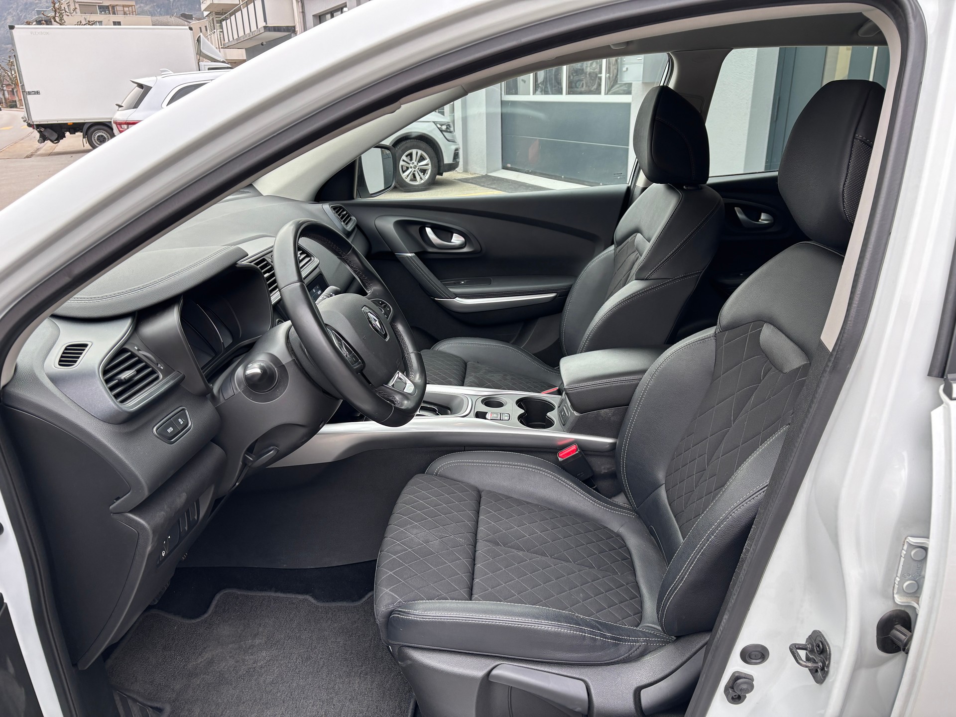 RENAULT Kadjar 1.3 16V T Intens EDC-image-5
