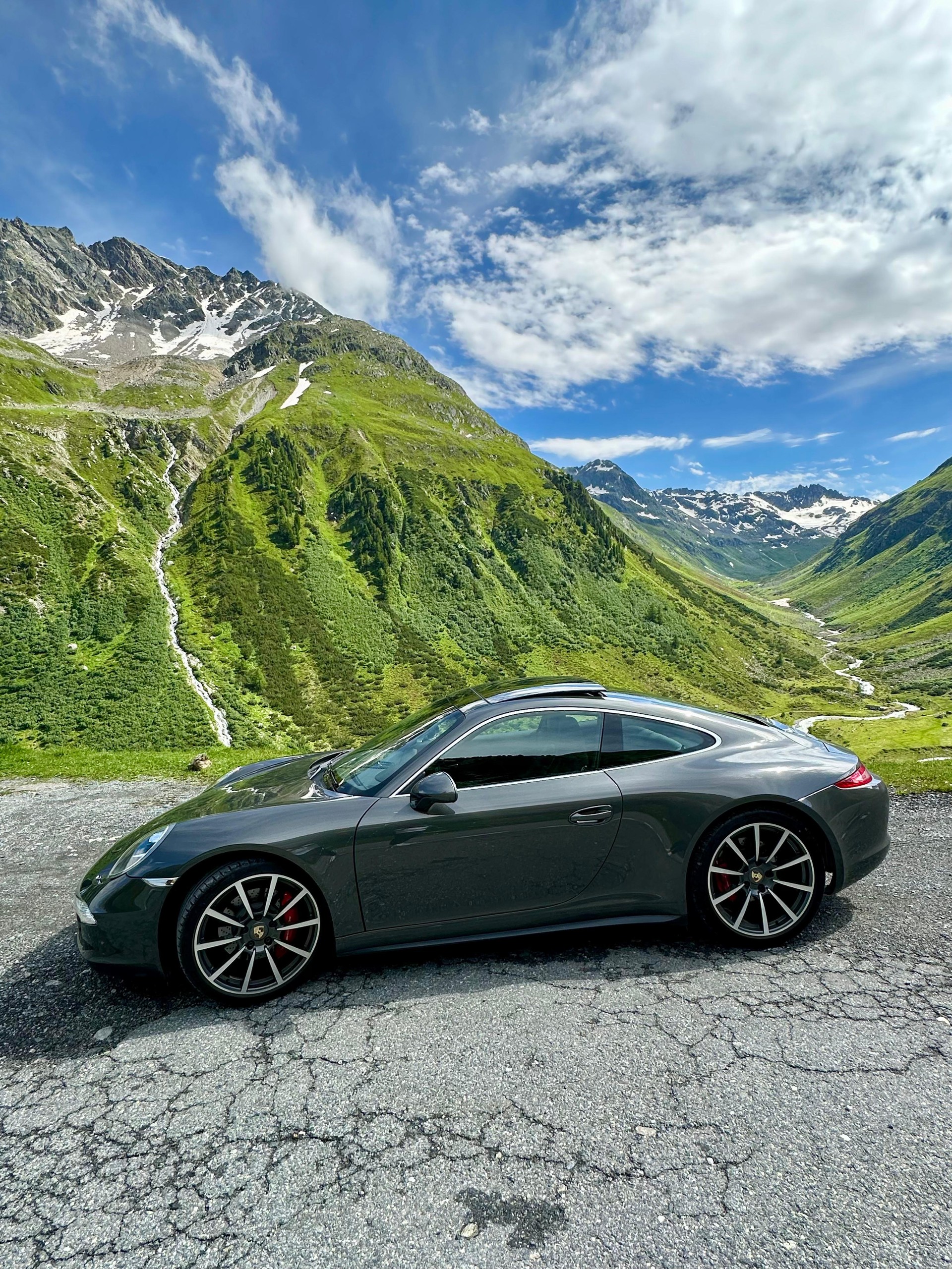 PORSCHE 911 Carrera 4S-image-9