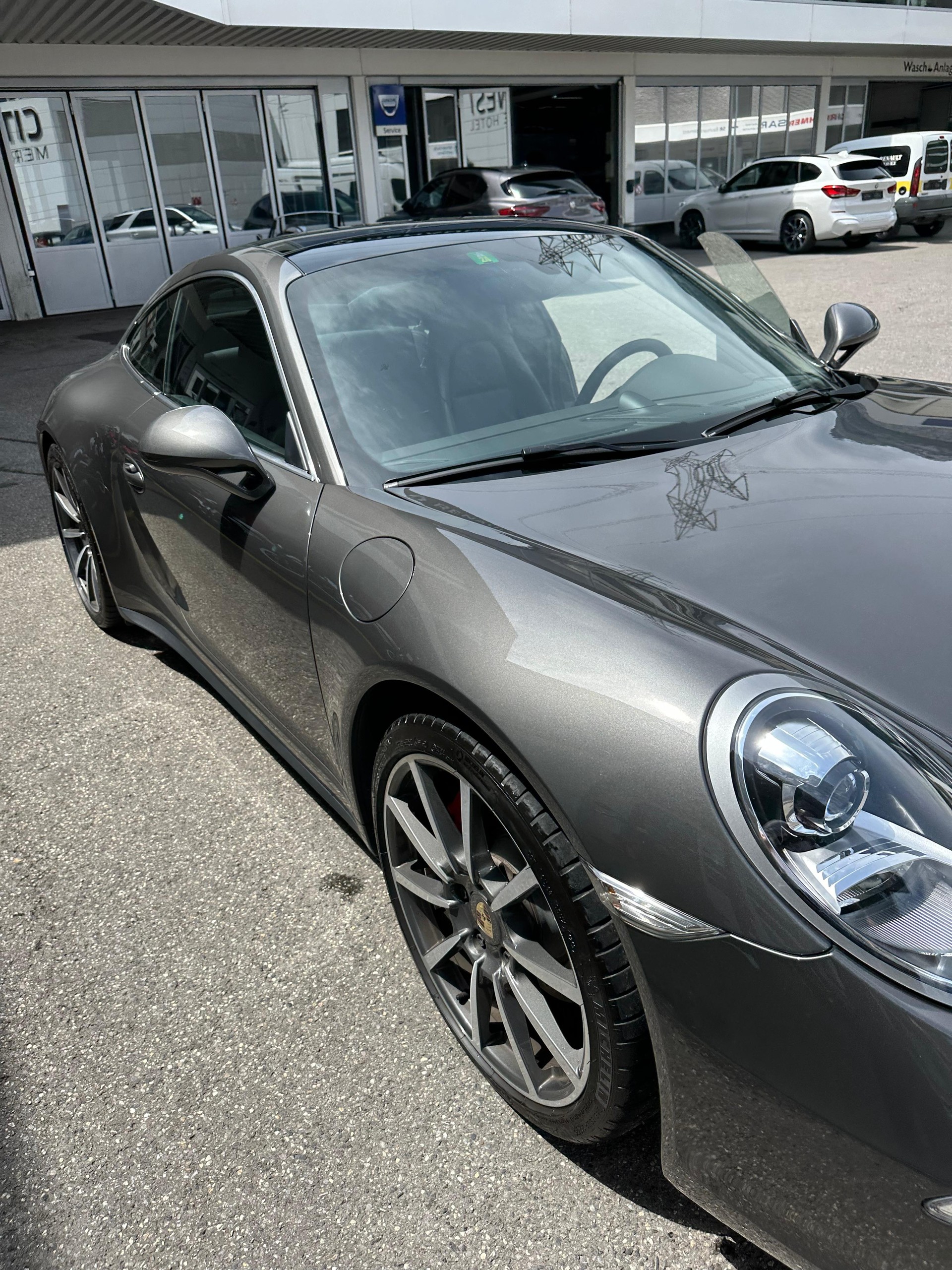 PORSCHE 911 Carrera 4S-image-4