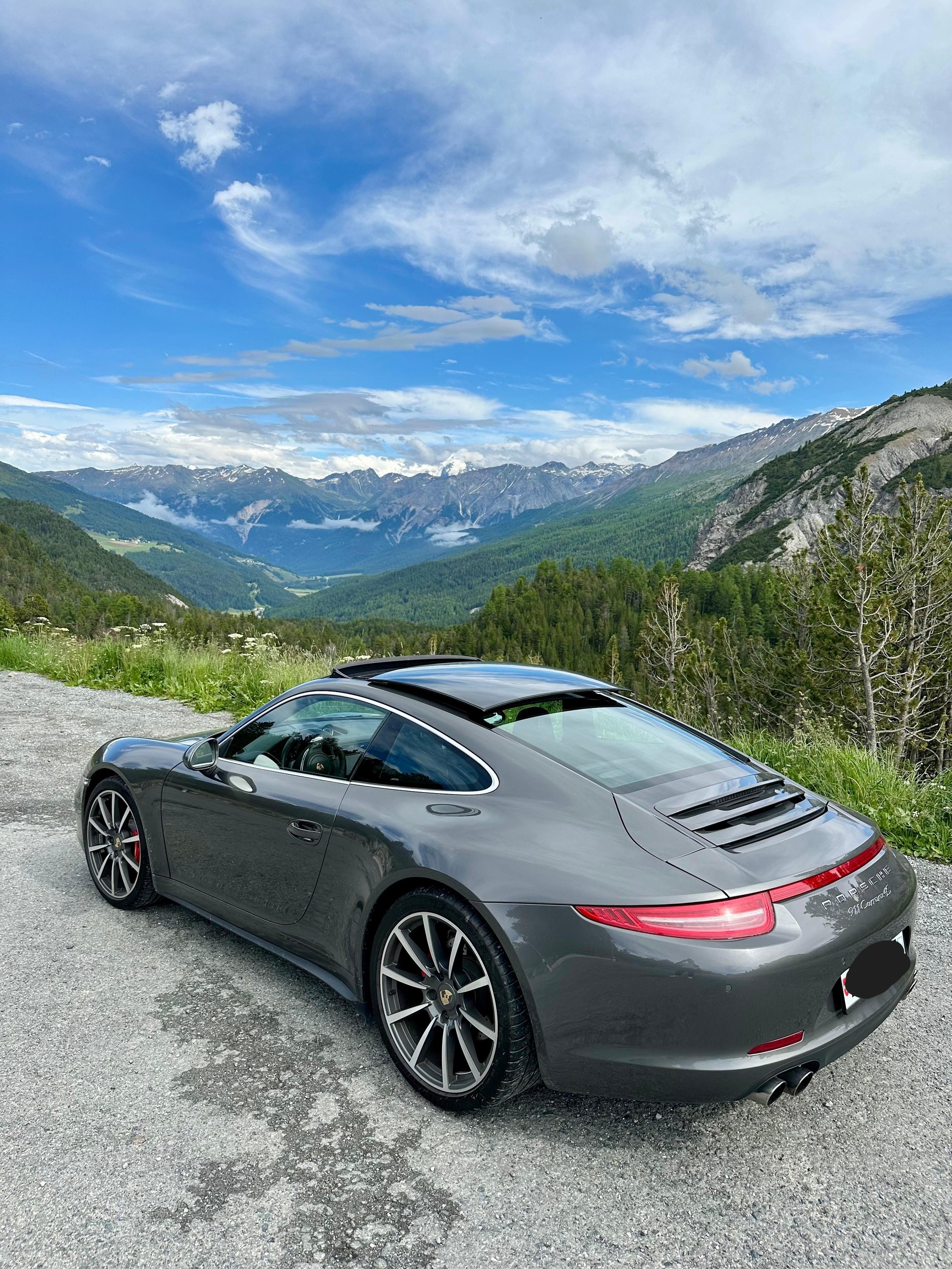 PORSCHE 911 Carrera 4S-image-0