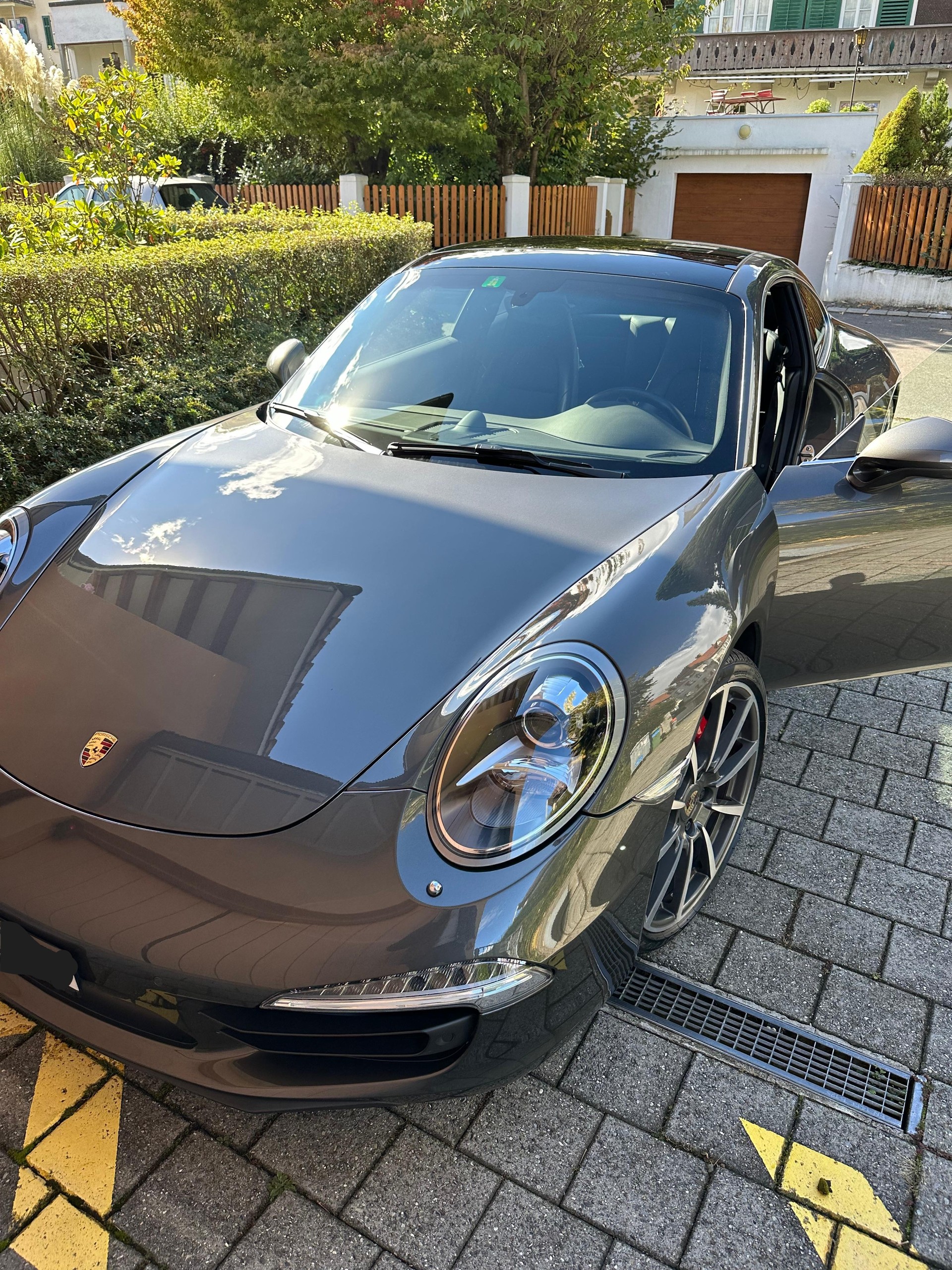 PORSCHE 911 Carrera 4S-image-5
