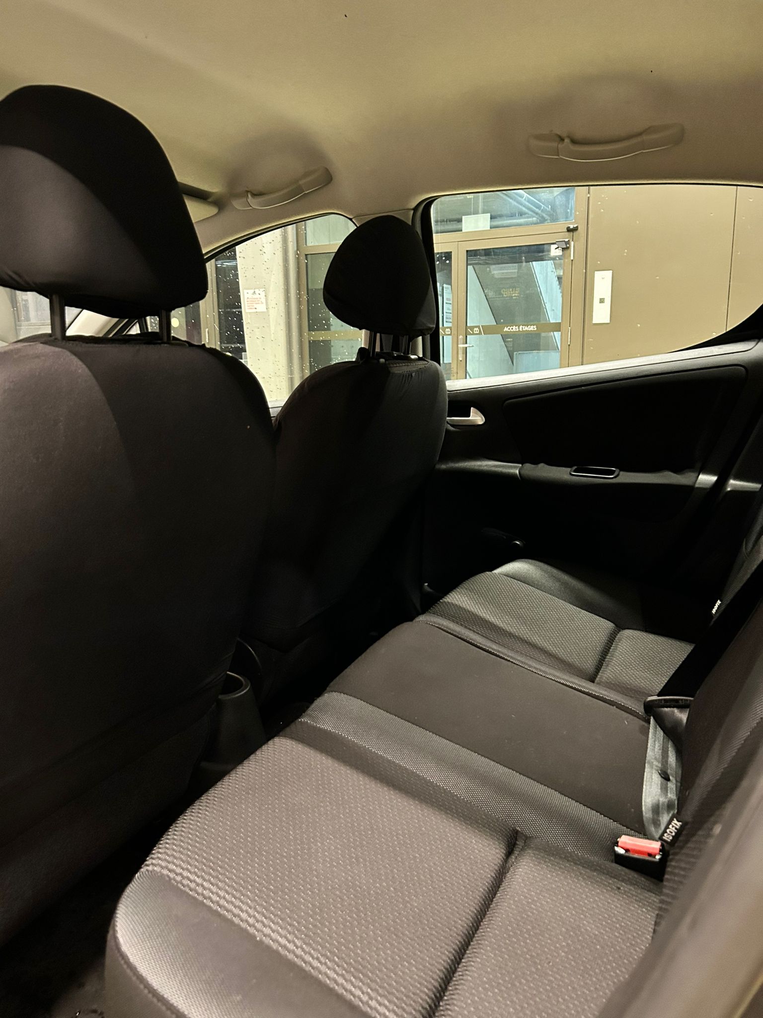 PEUGEOT 207 1.4 16V Swiss Edition-image-5
