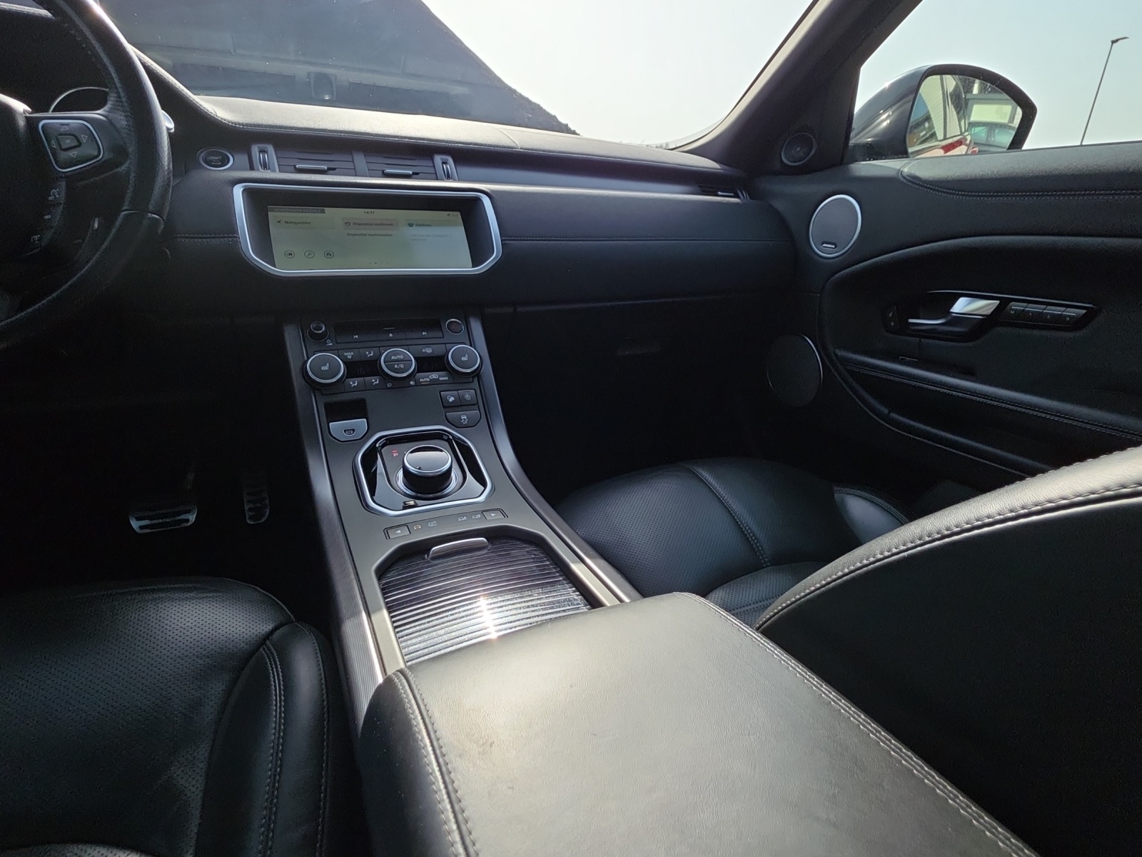 LAND ROVER Range Rover Evoque 2.0 SD4 SE Dynamic AT9-image-12