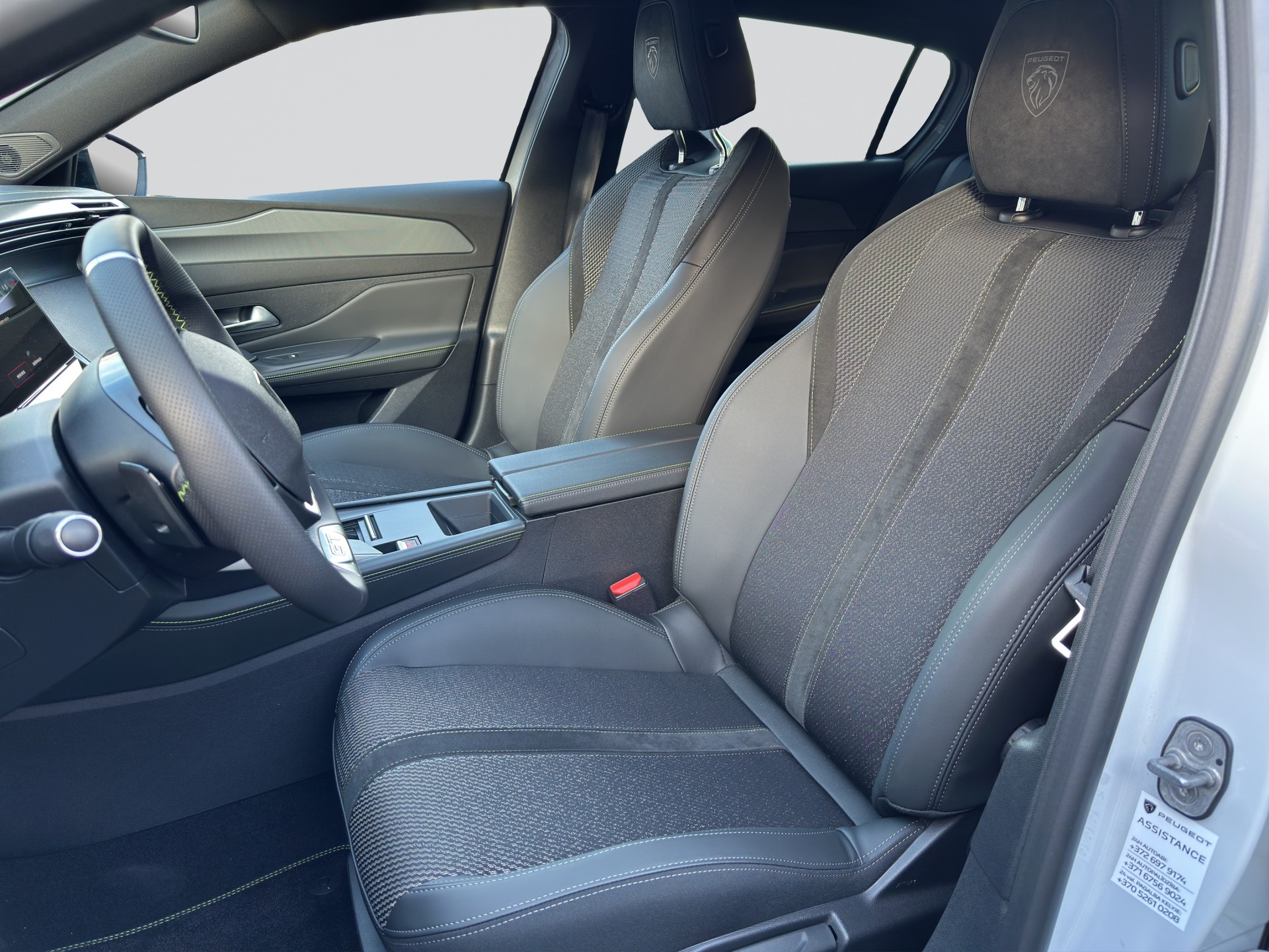 PEUGEOT 308 1.5 BlueHDI GT EAT8 Black-image-5