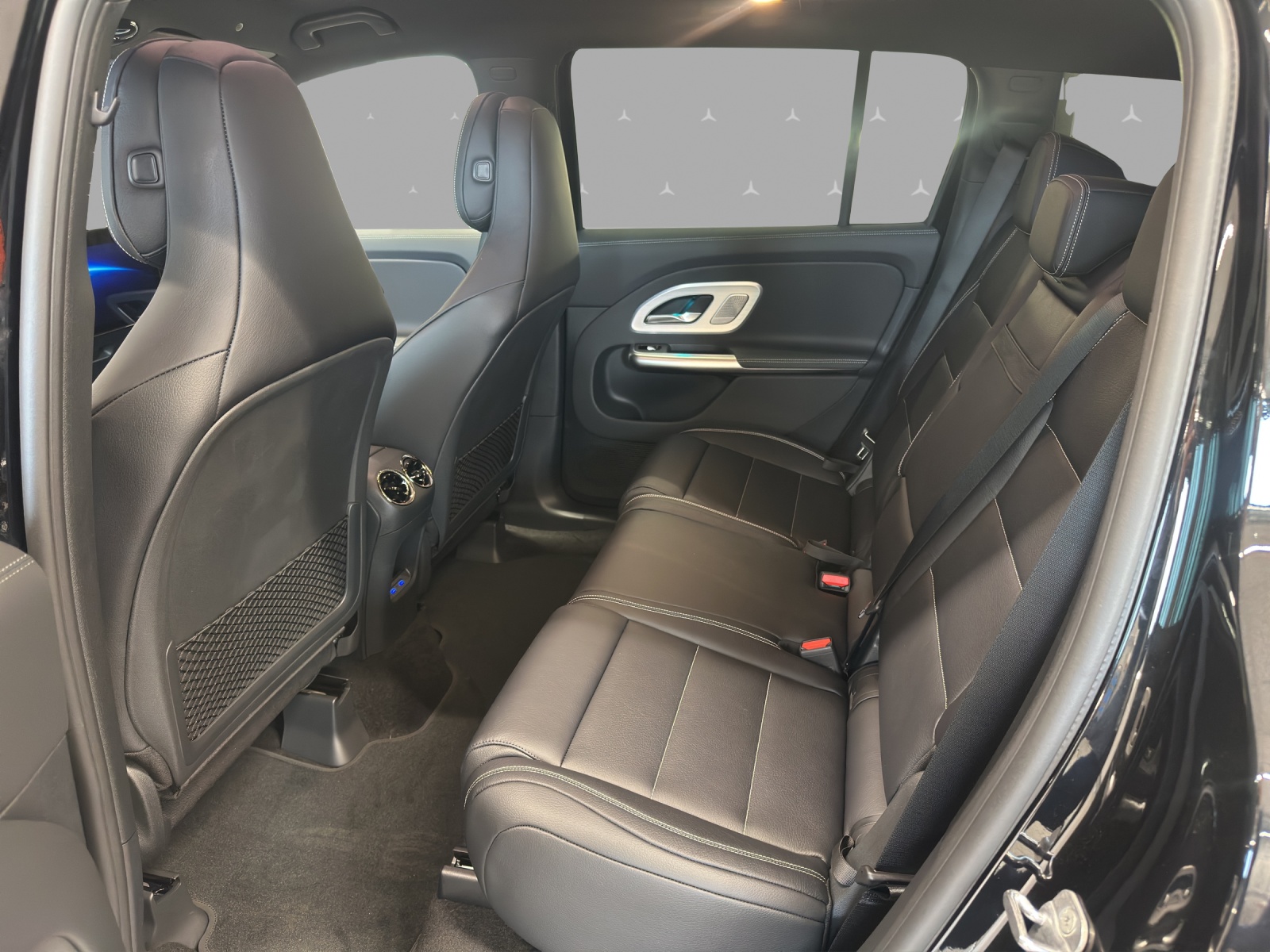 MERCEDES-BENZ GLB 350 85kWh EQ 4 Matic-image-13