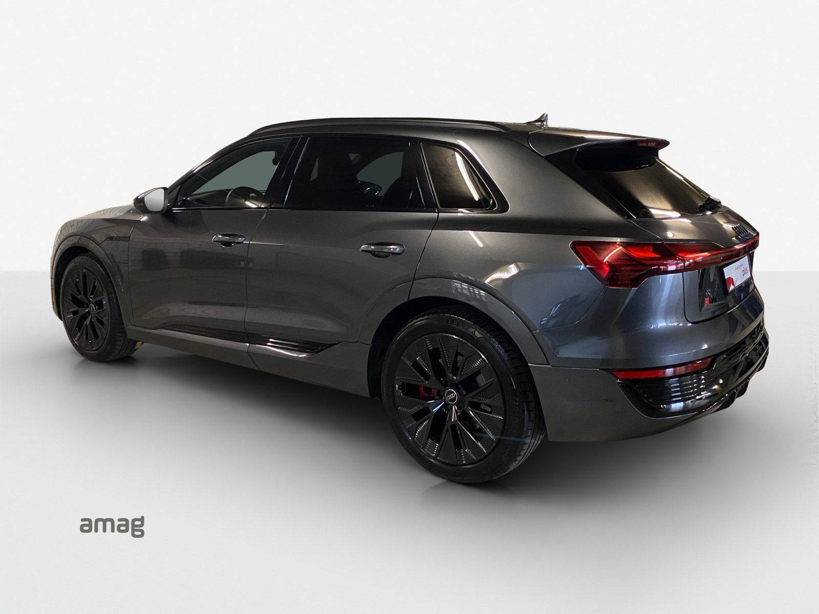 AUDI Q8 55 e-tron Black Edition quattro-image-2