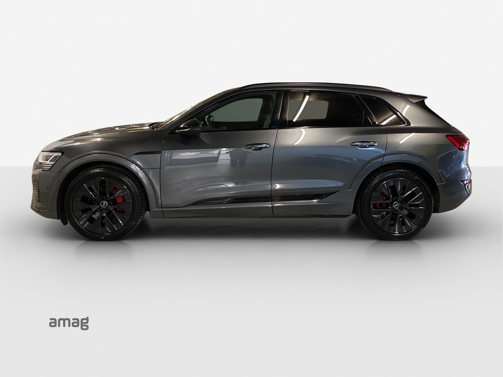 AUDI Q8 55 e-tron Black Edition quattro-image-1
