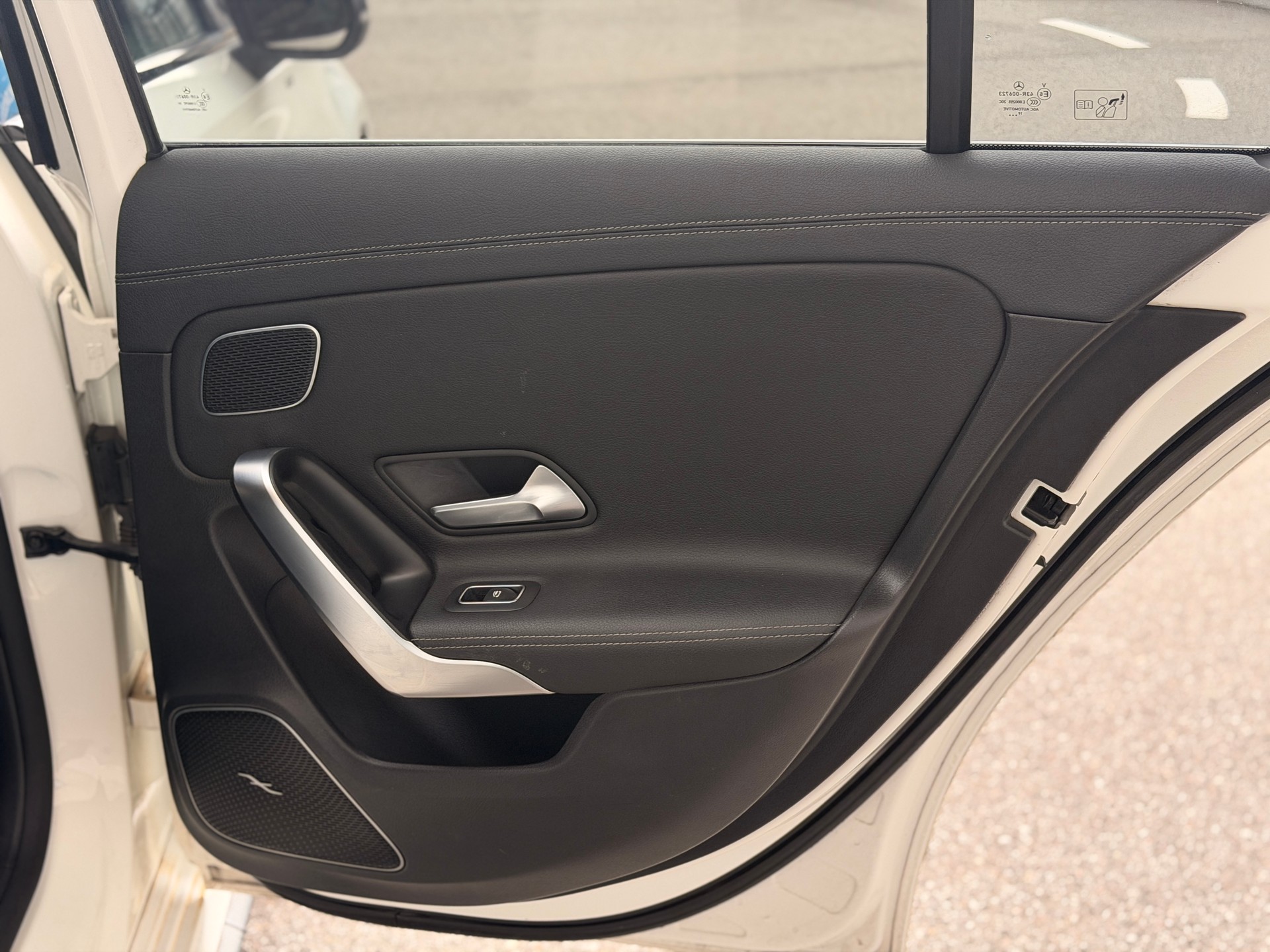 MERCEDES-BENZ A 35 AMG 4Matic Speedshift-image-21