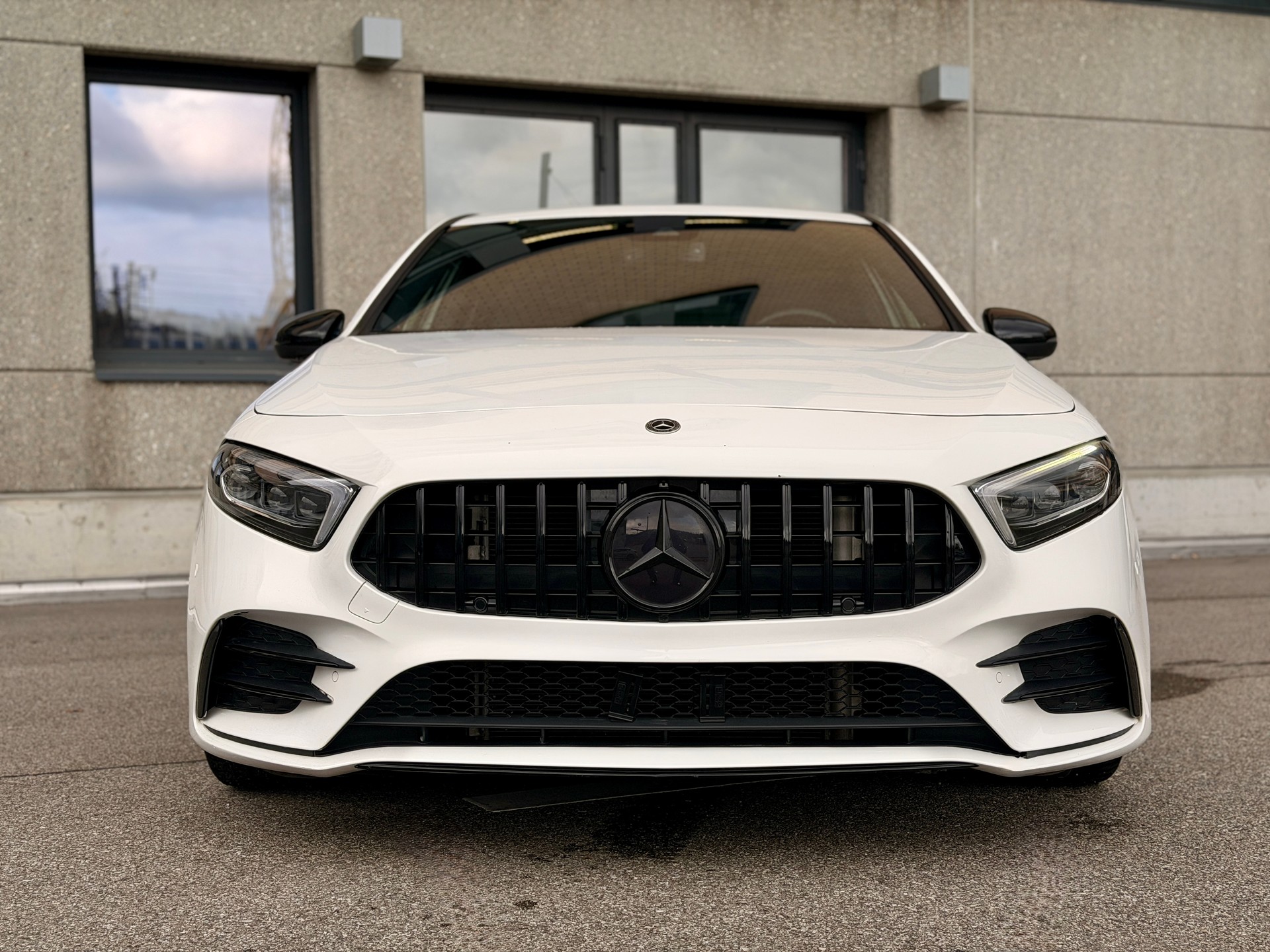 MERCEDES-BENZ A 35 AMG 4Matic Speedshift-image-4