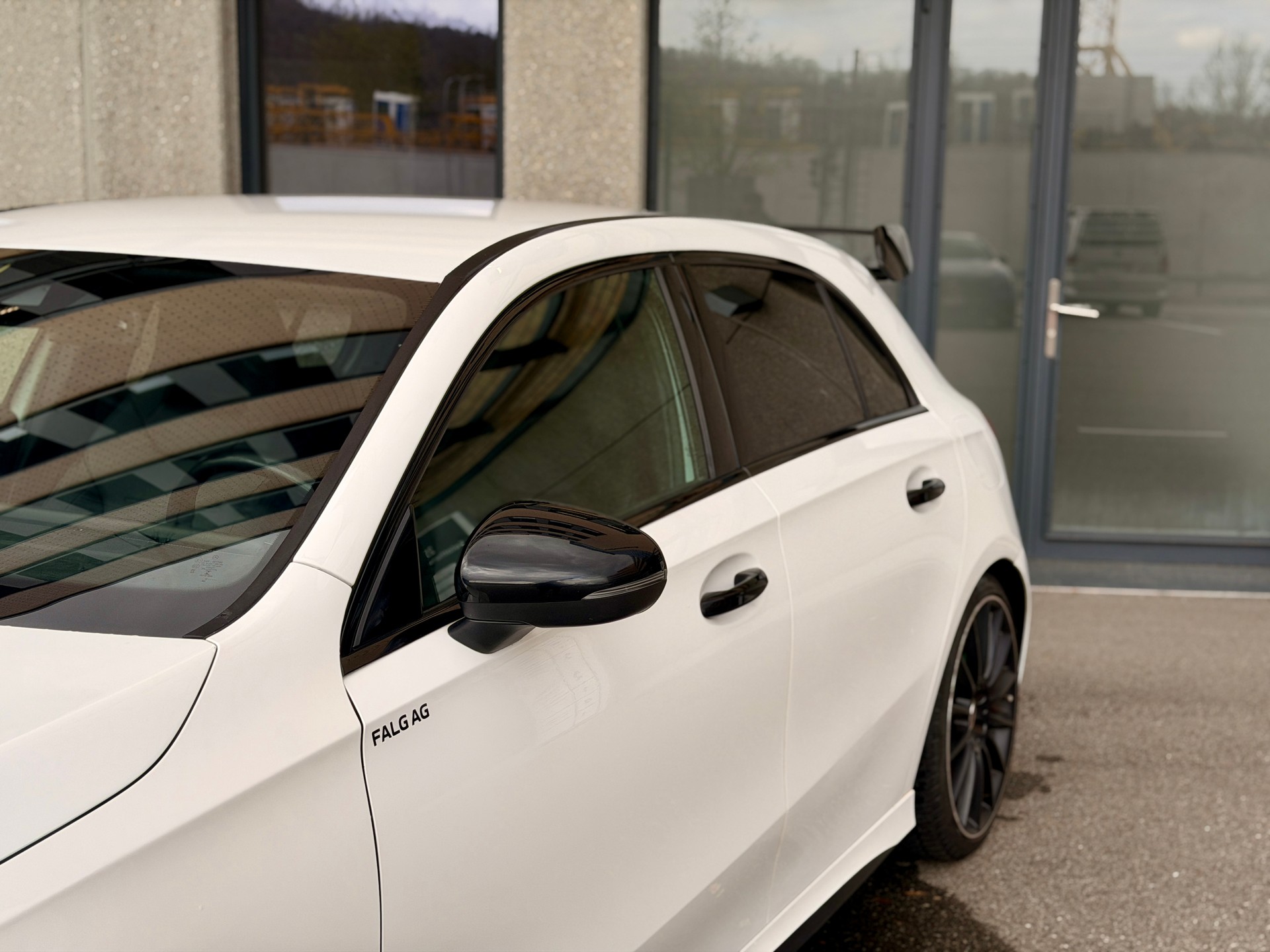 MERCEDES-BENZ A 35 AMG 4Matic Speedshift-image-6