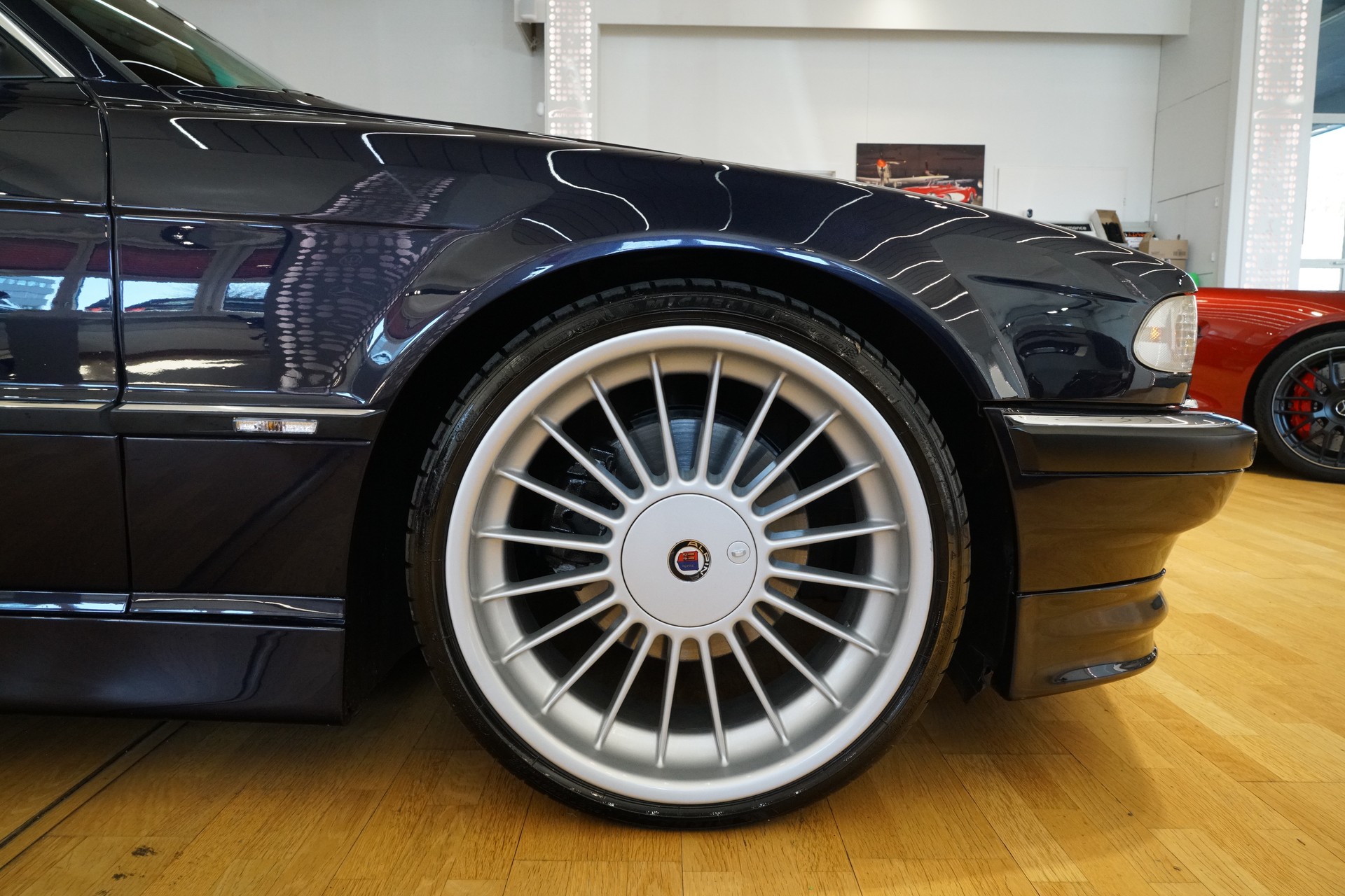 BMW 740i-image-3