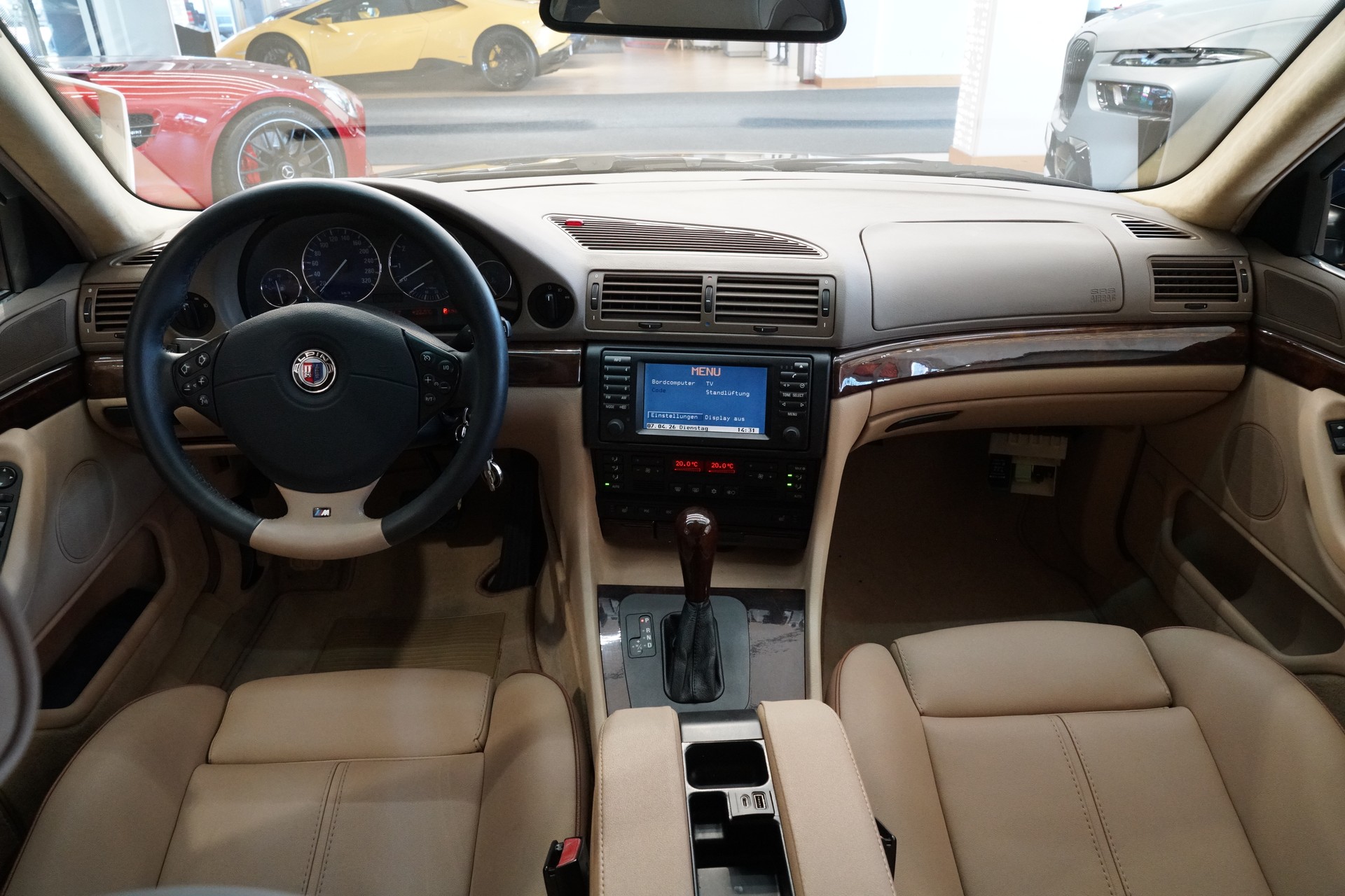 BMW 740i-image-11