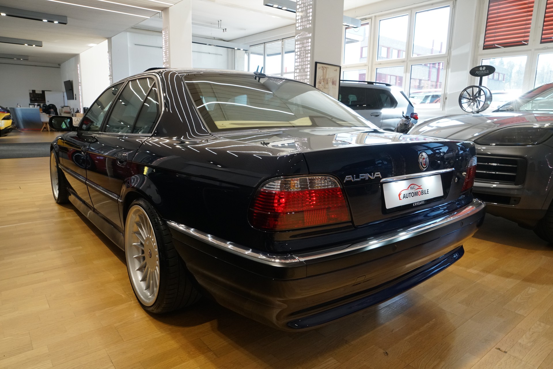 BMW 740i-image-4