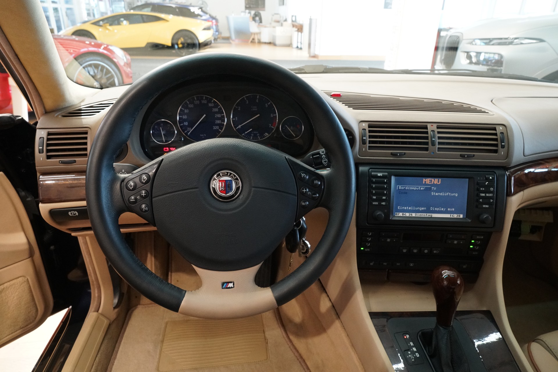 BMW 740i-image-13