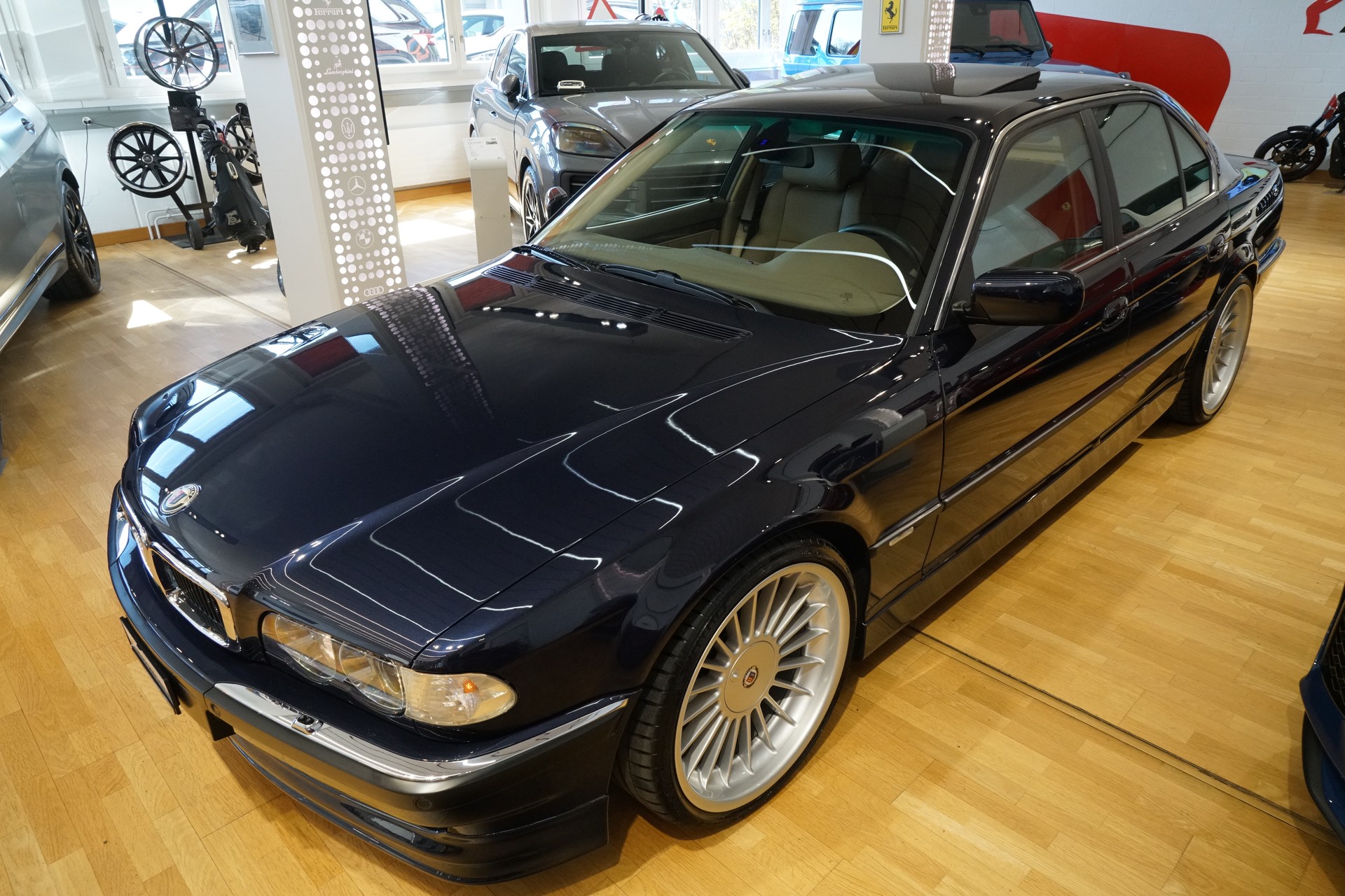 BMW 740i-image-9