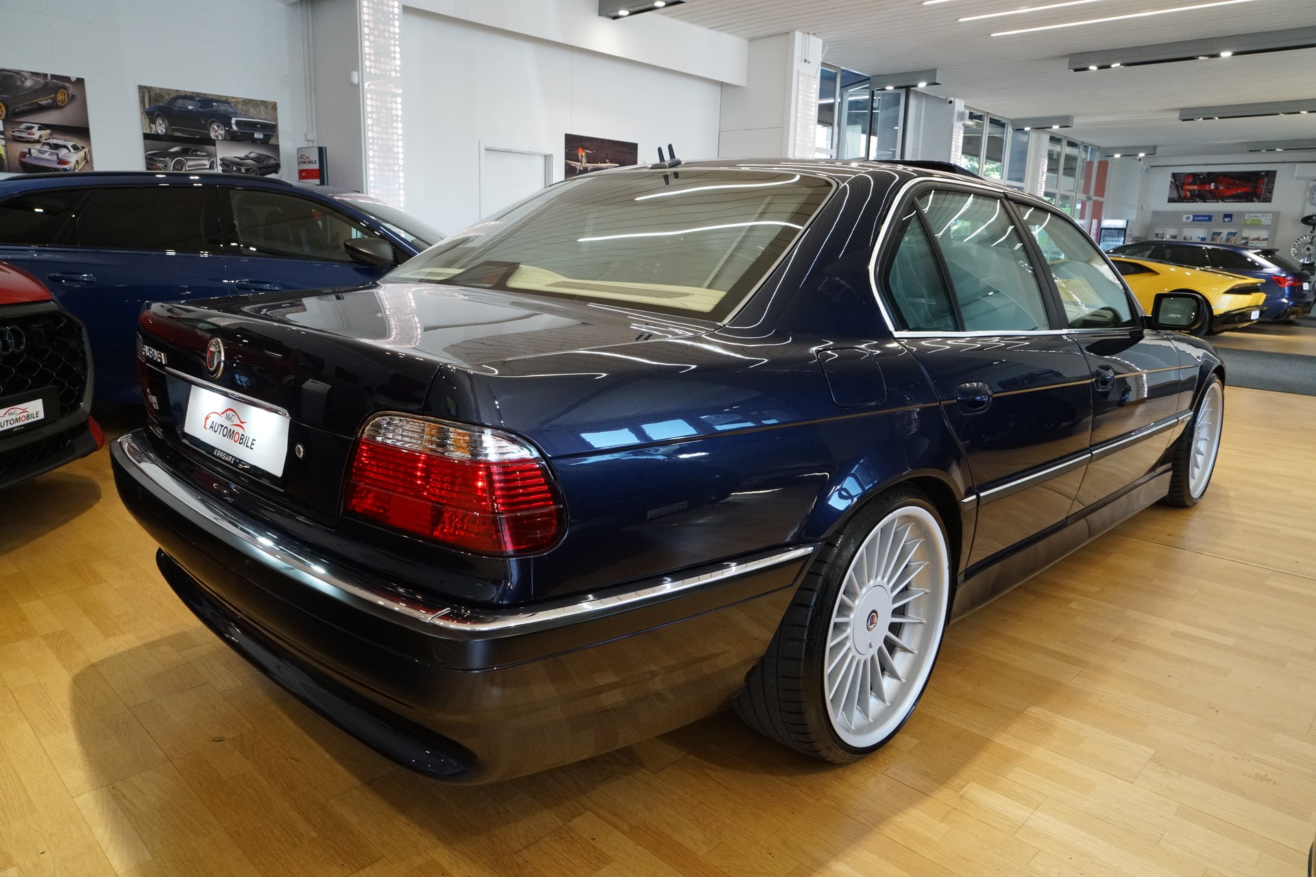 BMW 740i-image-6