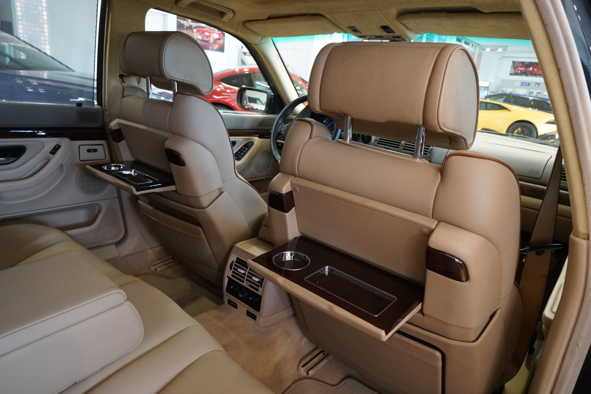 BMW 740i-image-17