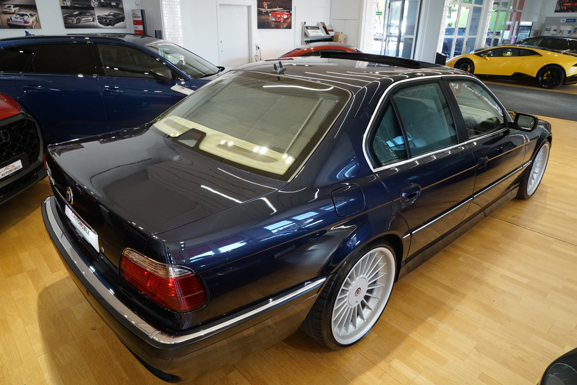 BMW 740i-image-7