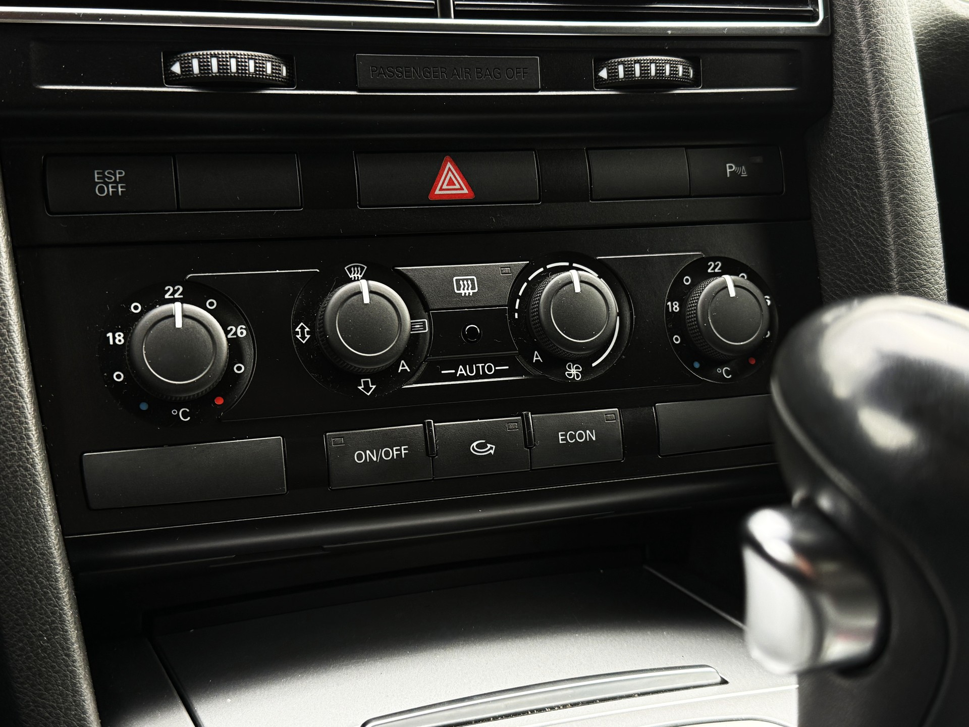 AUDI A6 Avant 2.0 TDIe multitronic-image-17