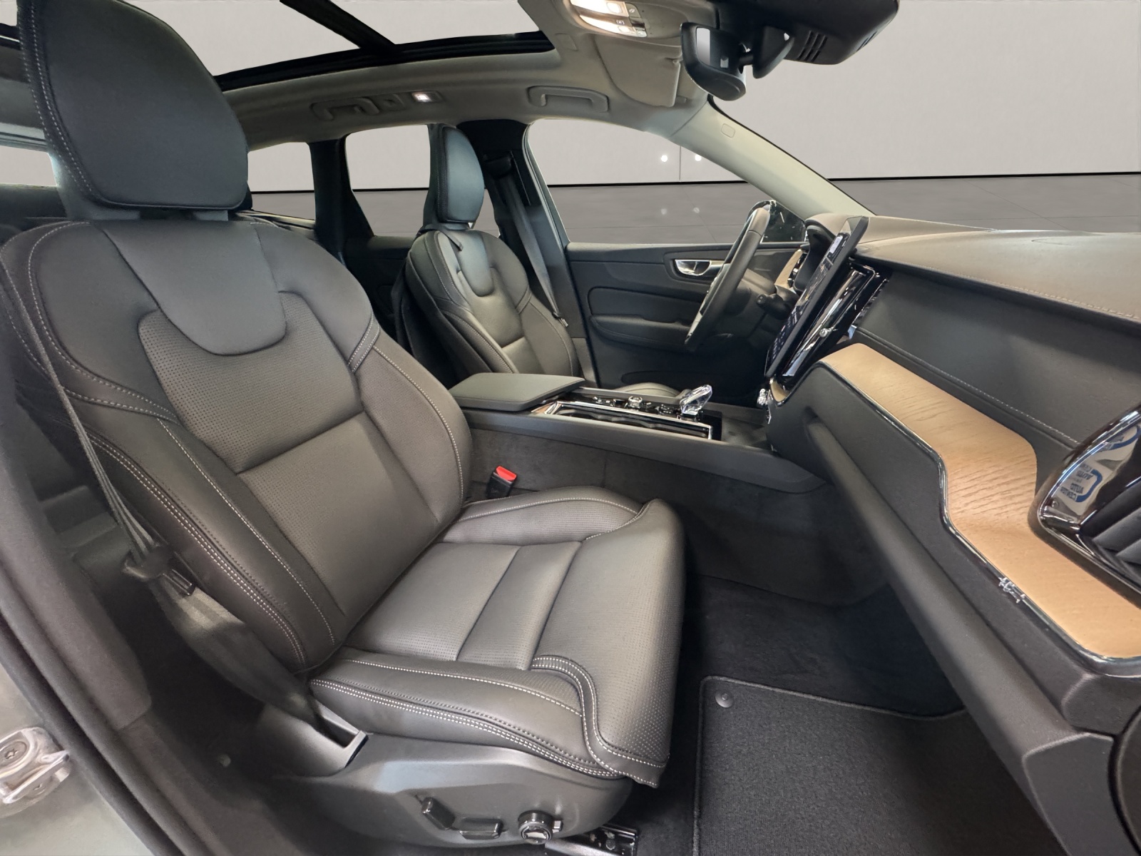 VOLVO XC60 2.0 T8 TE Ultra Dark eAWD-image-12