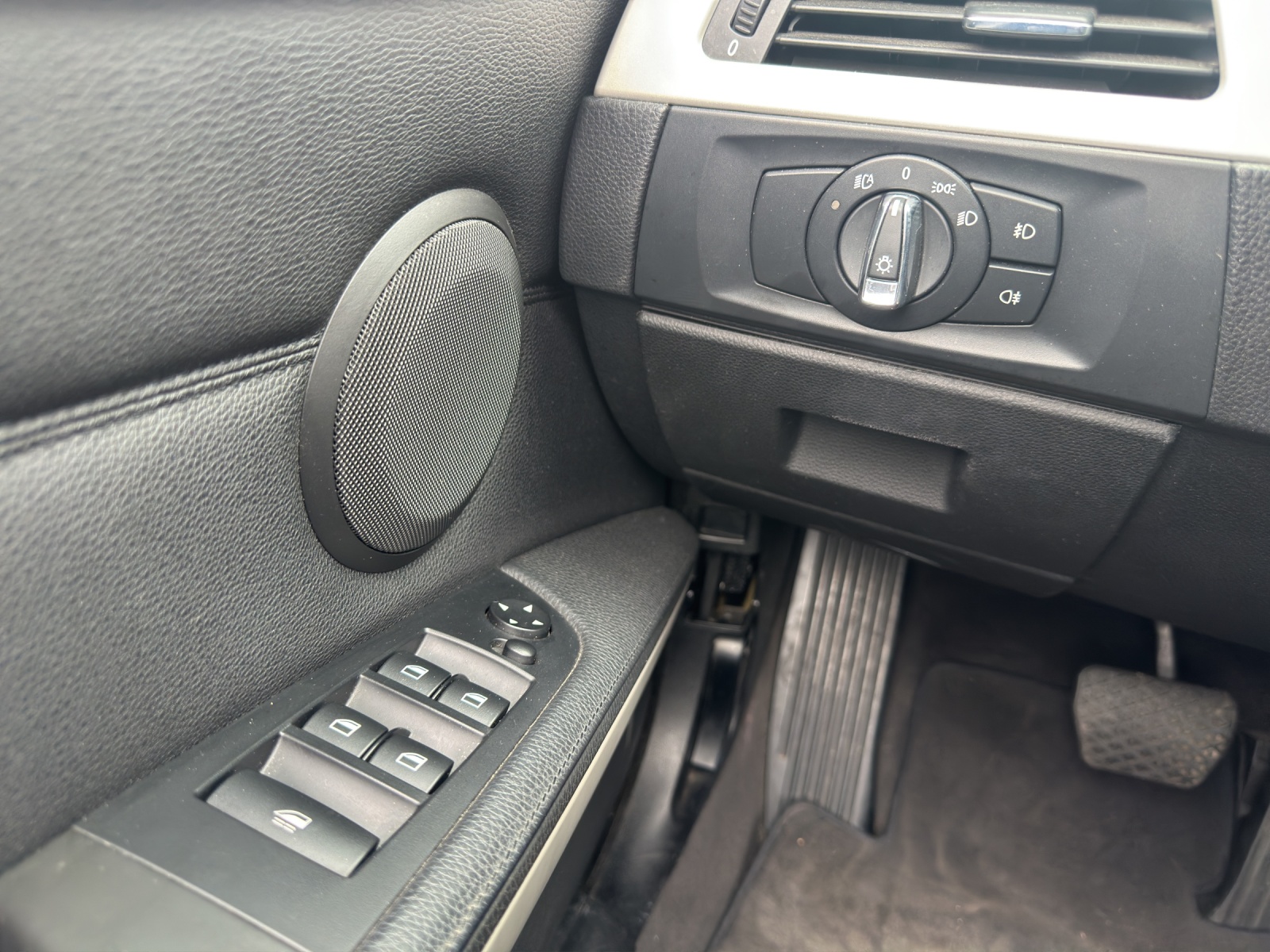 BMW 325i Cabriolet Steptronic-image-16