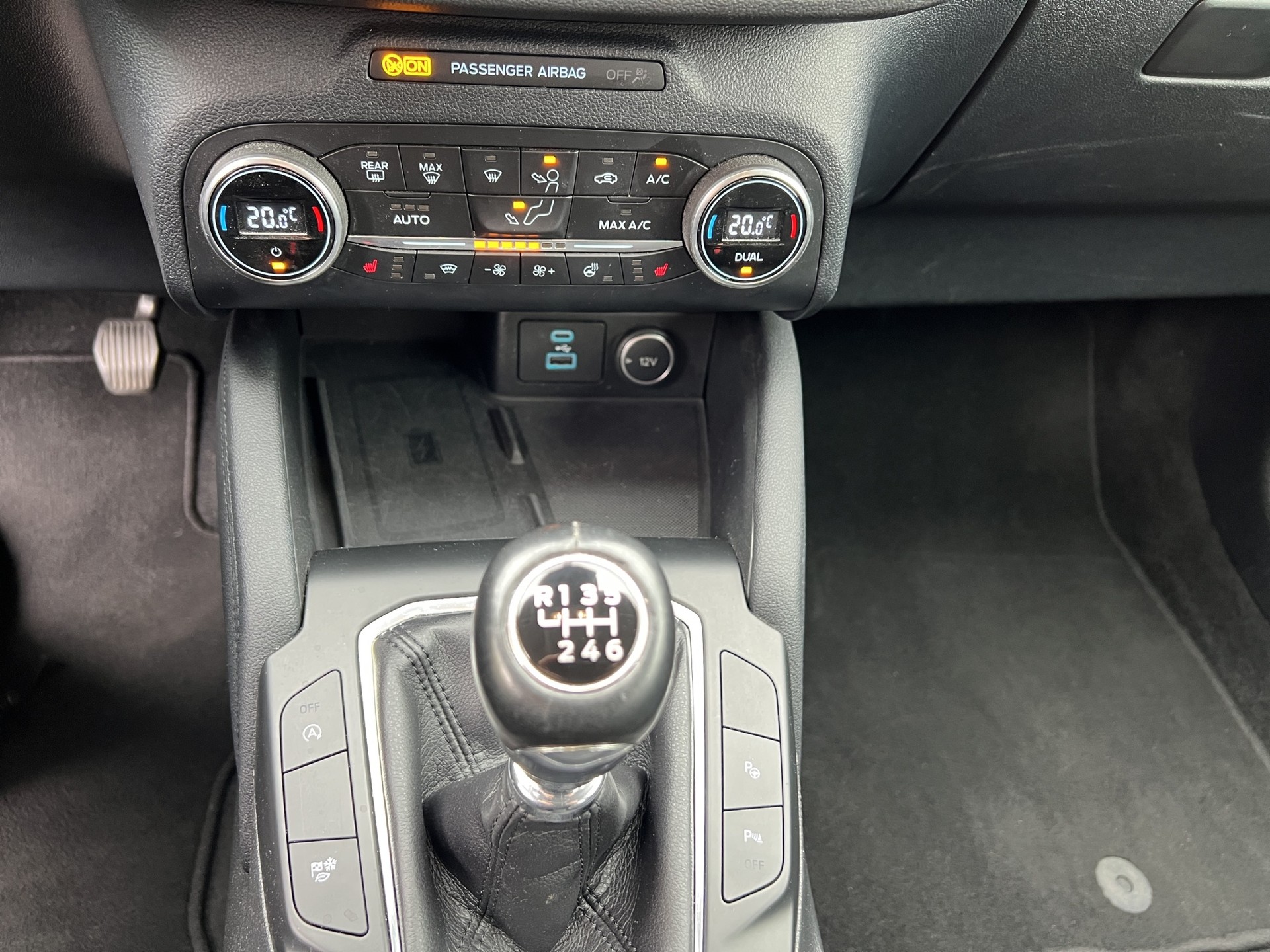 FORD Kuga 2.0 EcoBlue Hybrid Titanium 2WD-image-12