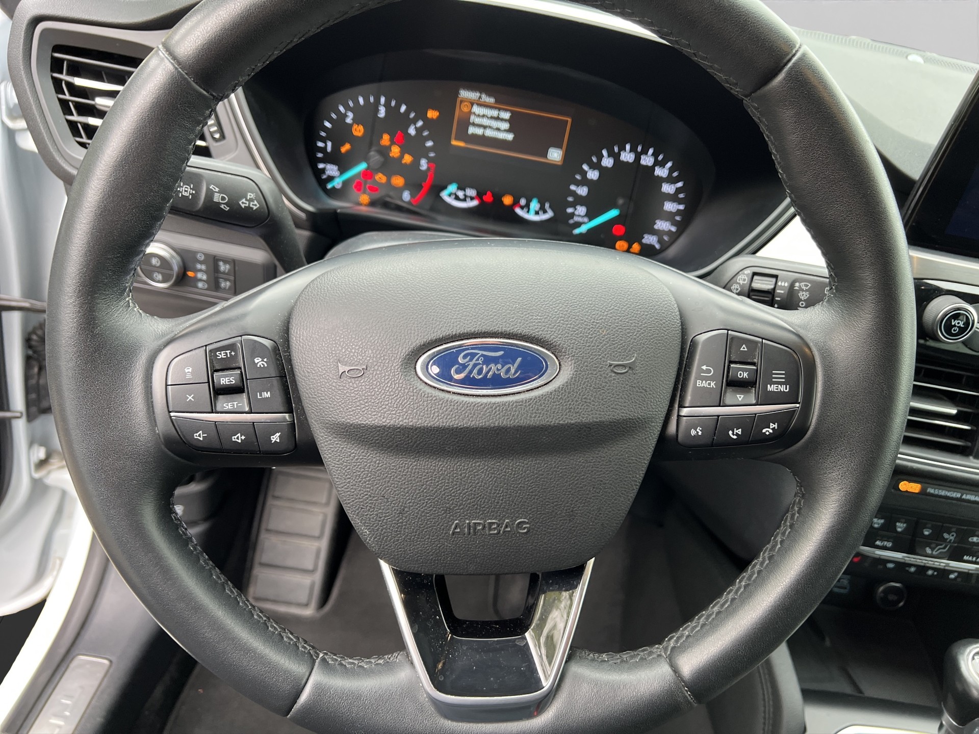 FORD Kuga 2.0 EcoBlue Hybrid Titanium 2WD-image-11