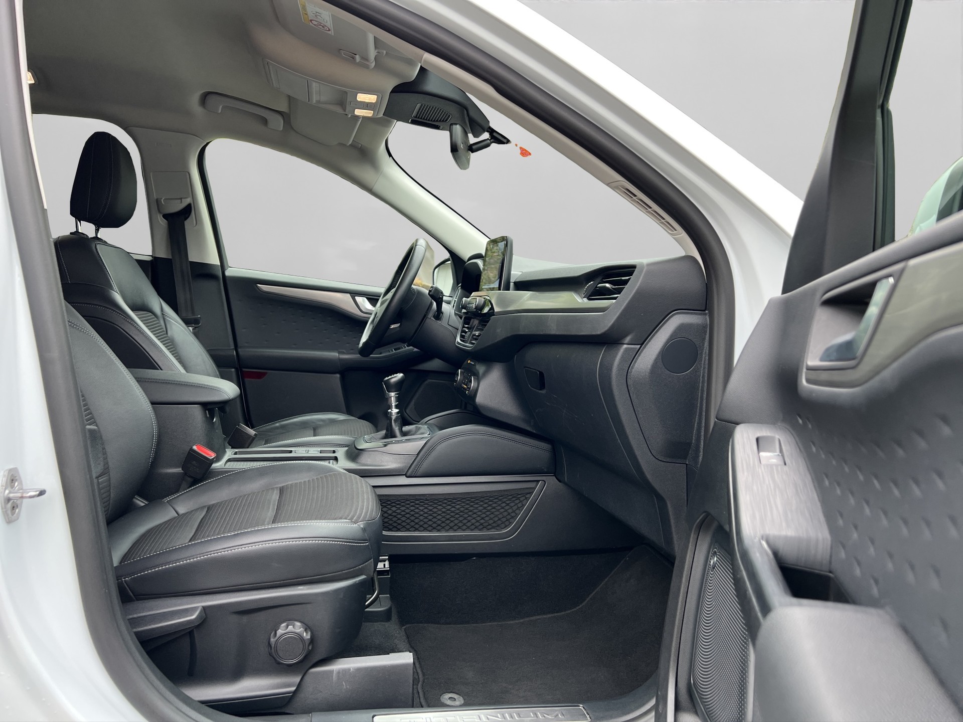 FORD Kuga 2.0 EcoBlue Hybrid Titanium 2WD-image-9