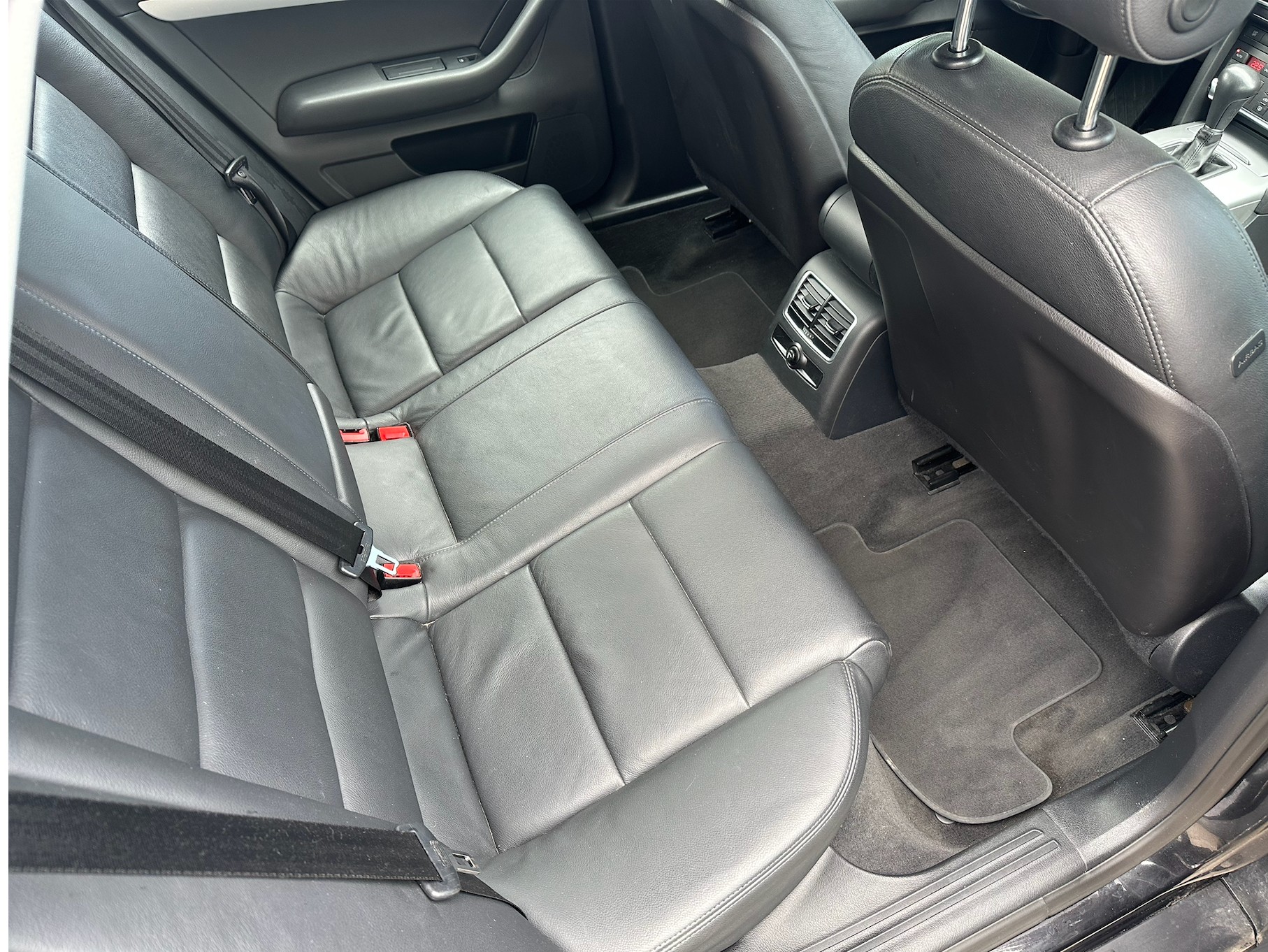 AUDI A6 Avant 2.0 TFSI multitronic-image-14