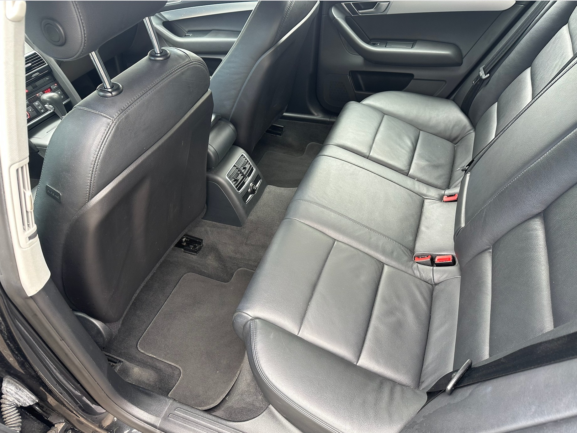 AUDI A6 Avant 2.0 TFSI multitronic-image-13