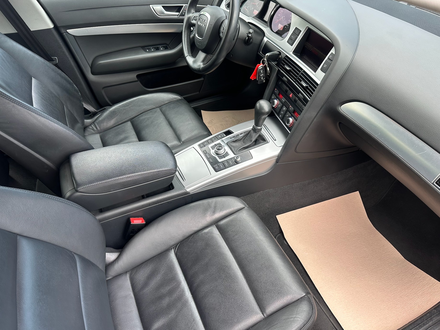 AUDI A6 Avant 2.0 TFSI multitronic-image-12