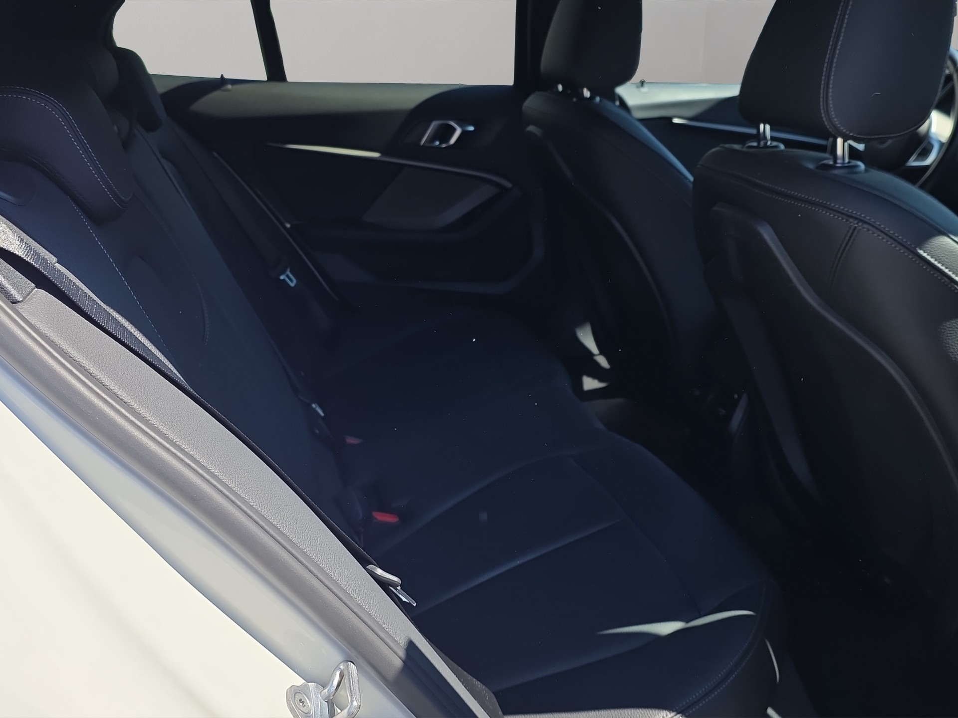 BMW M135i xDrive Steptronic-image-16