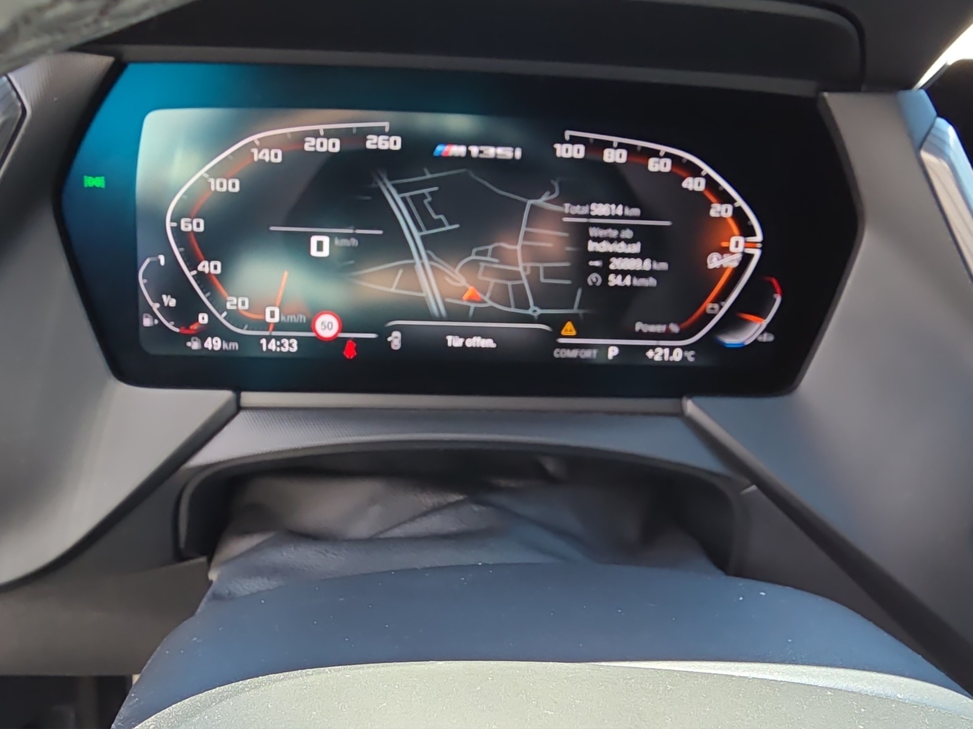 BMW M135i xDrive Steptronic-image-9