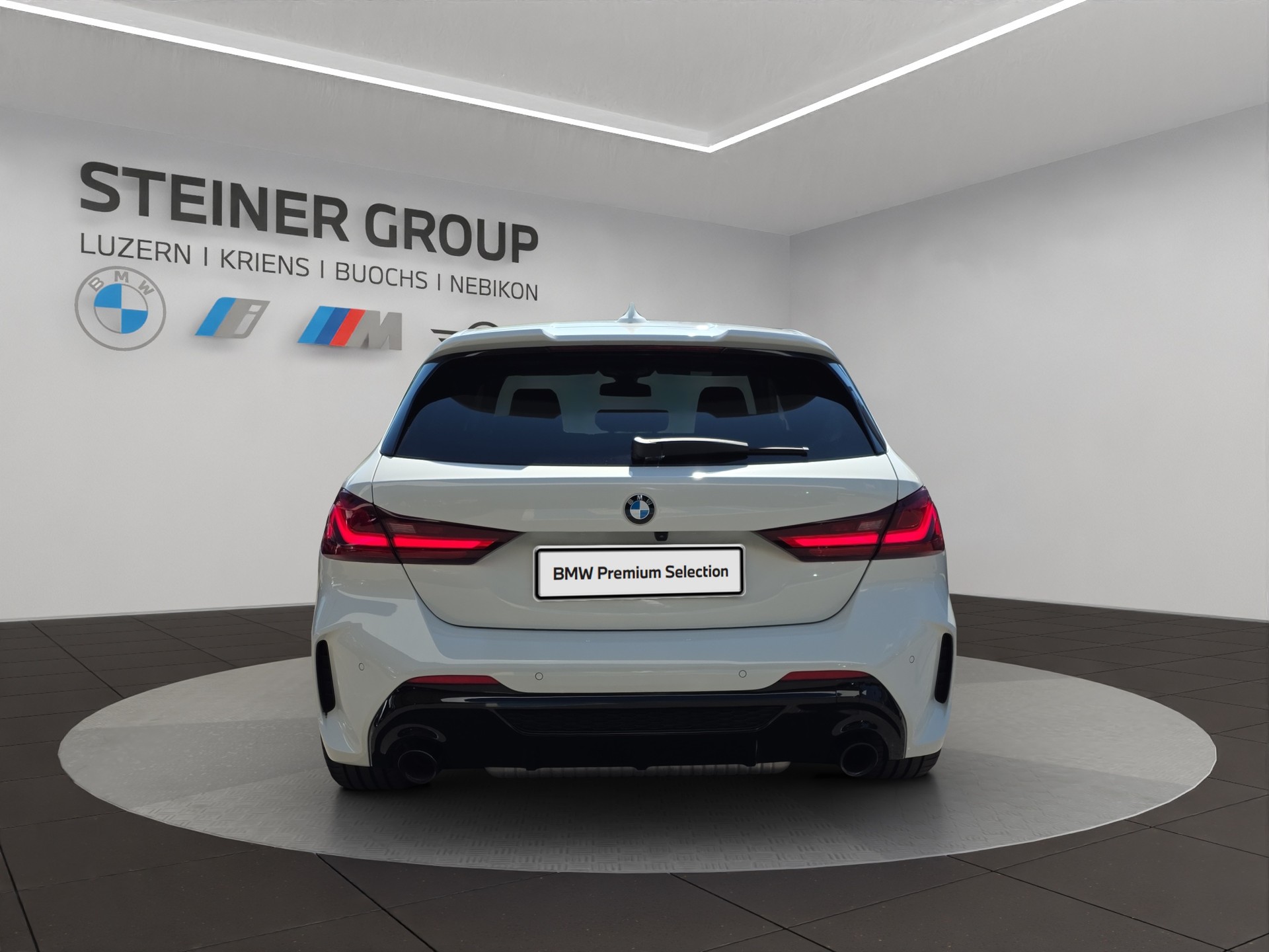 BMW M135i xDrive Steptronic-image-3