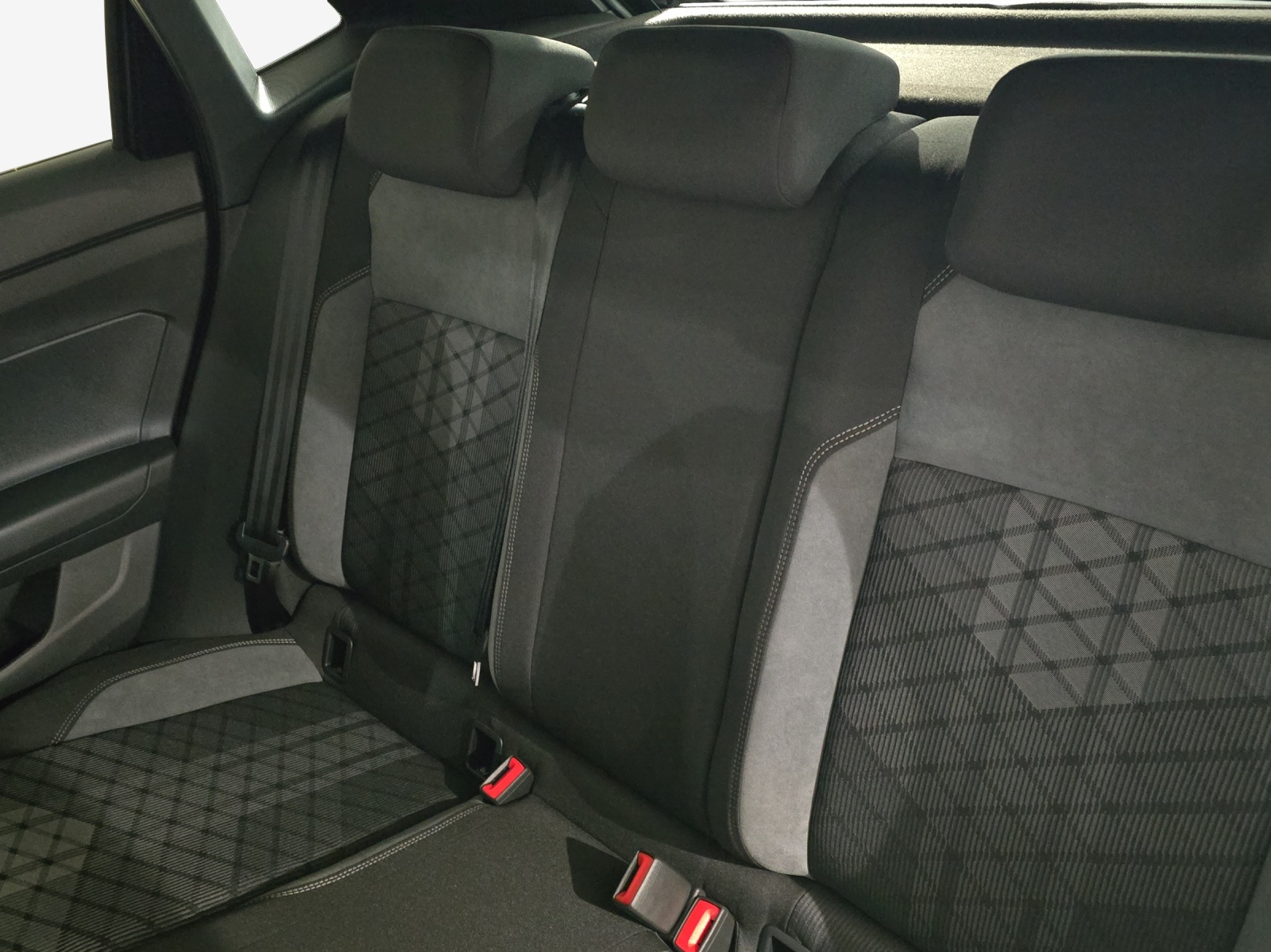 VW Polo 1.0 TSI R-Line DSG-image-11