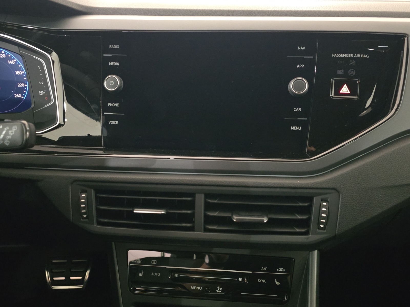 VW Polo 1.0 TSI R-Line DSG-image-10