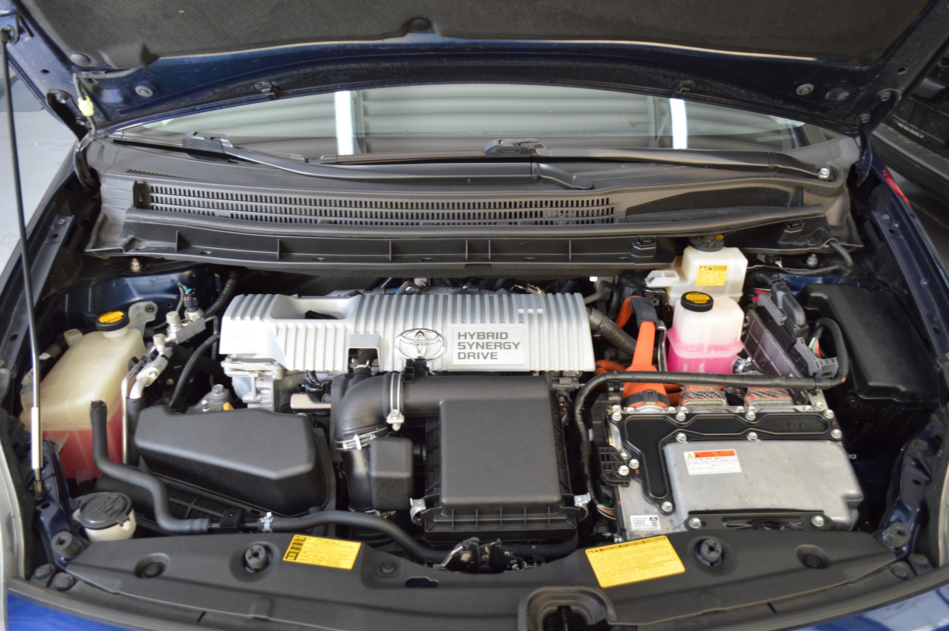 TOYOTA Prius 1.8 16V HSD Sol-image-13