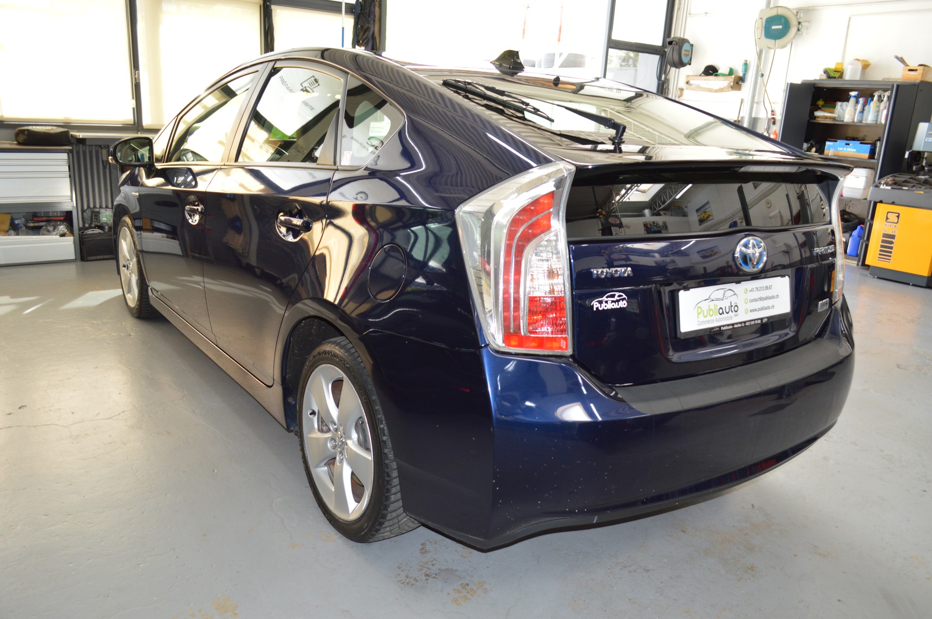 TOYOTA Prius 1.8 16V HSD Sol-image-5