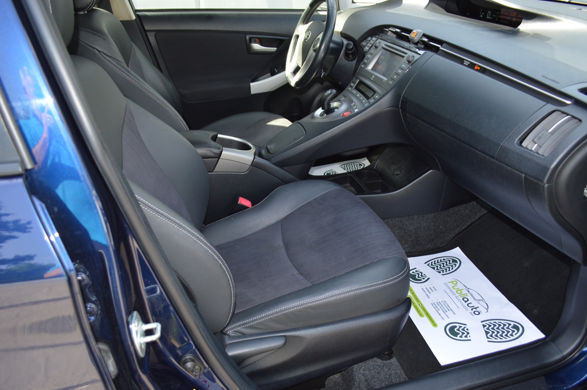 TOYOTA Prius 1.8 16V HSD Sol-image-9