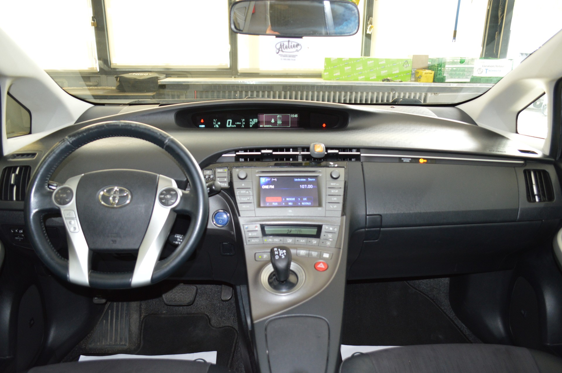 TOYOTA Prius 1.8 16V HSD Sol-image-7