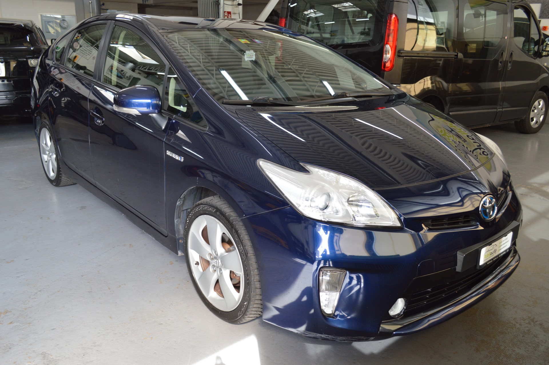 TOYOTA Prius 1.8 16V HSD Sol-image-2