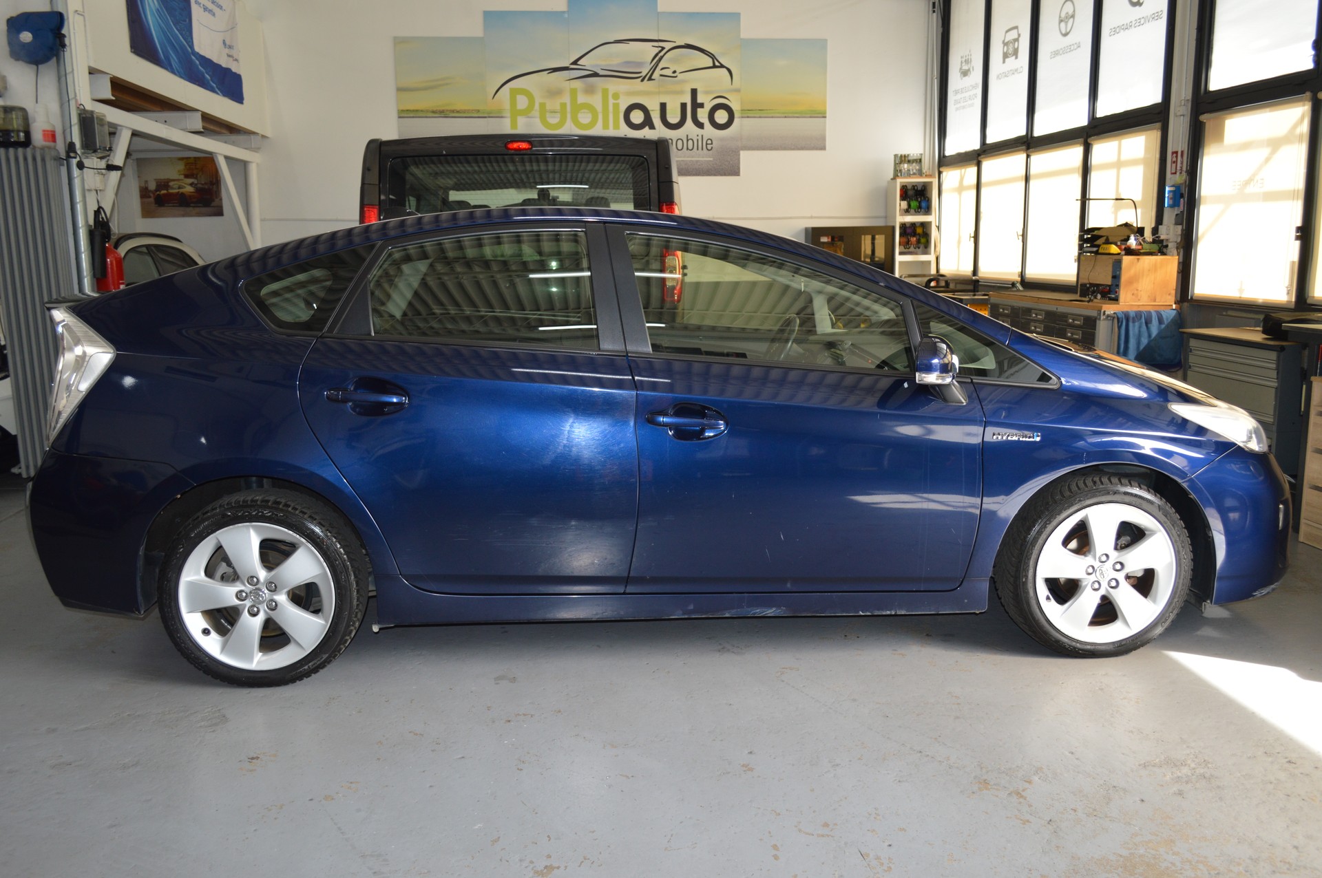 TOYOTA Prius 1.8 16V HSD Sol-image-6