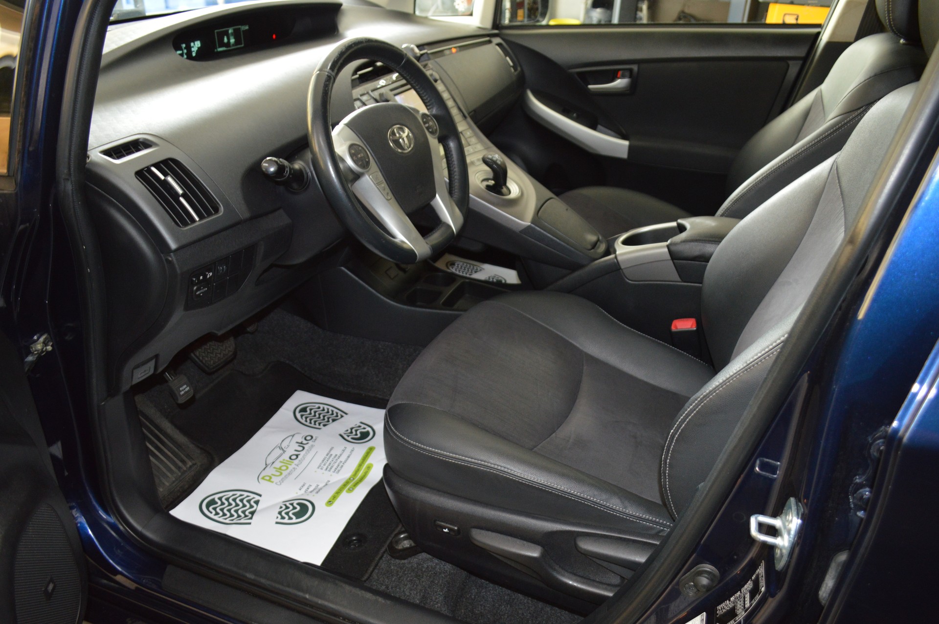 TOYOTA Prius 1.8 16V HSD Sol-image-8
