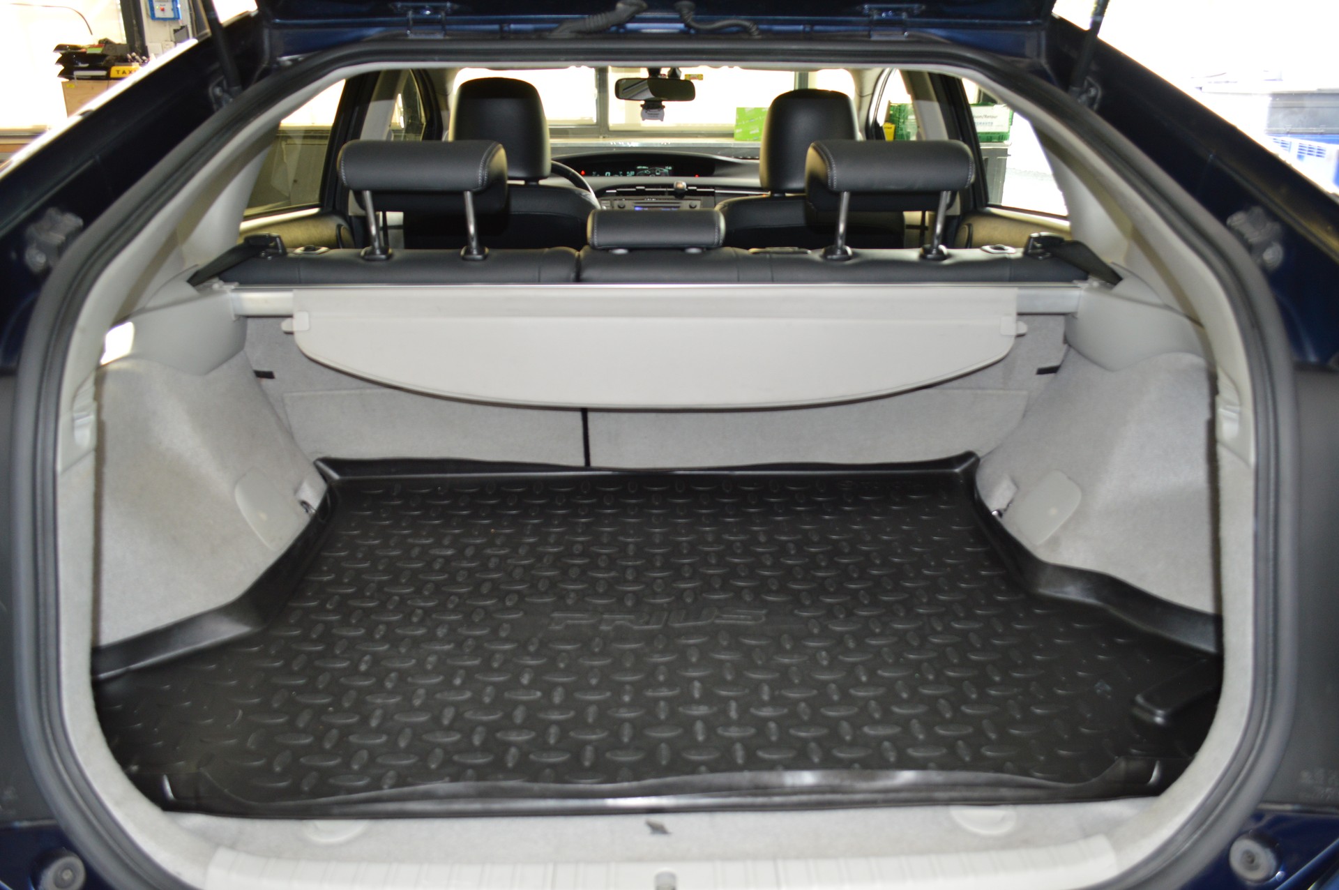 TOYOTA Prius 1.8 16V HSD Sol-image-12