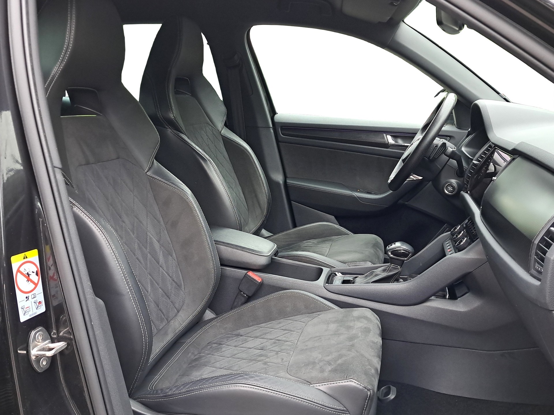 SKODA Kodiaq 2.0 TSI 4x4 Sport Line-image-10
