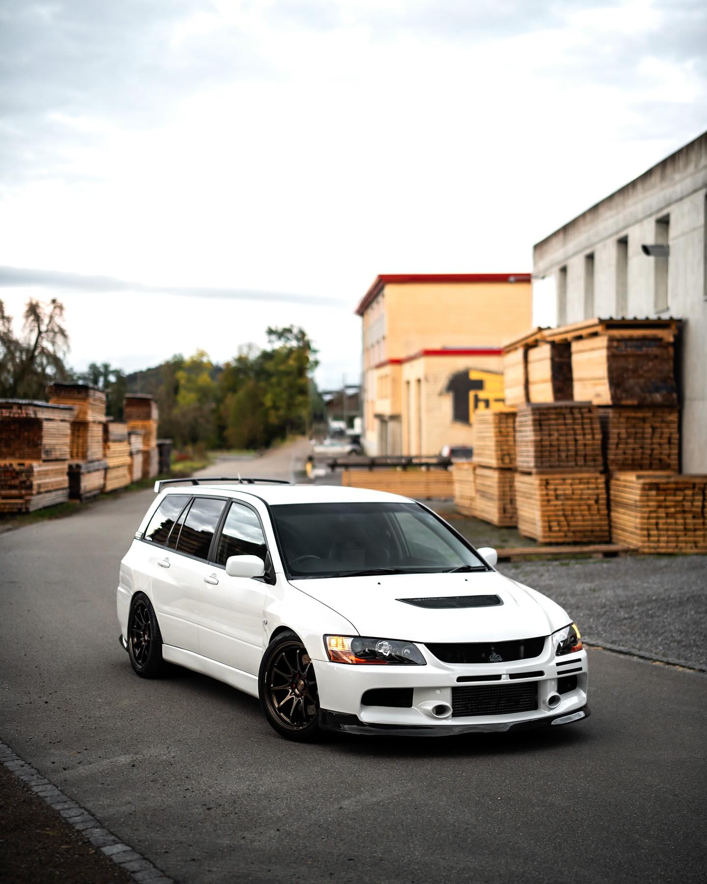MITSUBISHI EVO Wagon-image-0