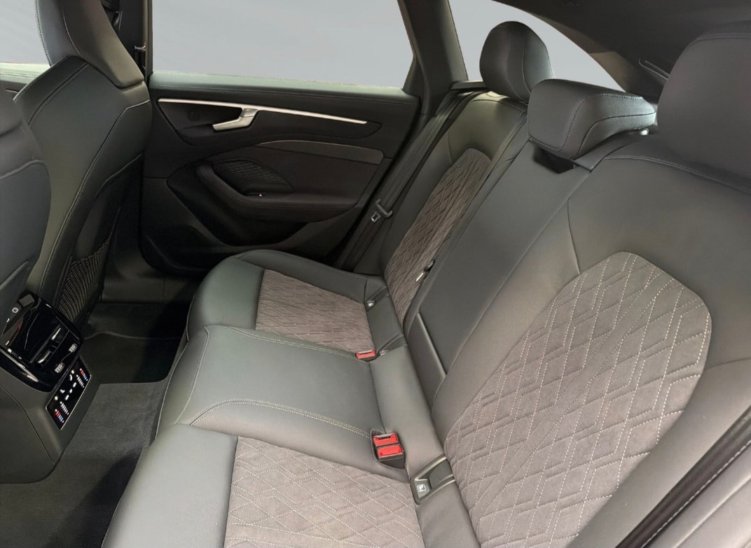AUDI A6 Avant TDI quattro 150 kW S tronic EDITION ONE-image-8